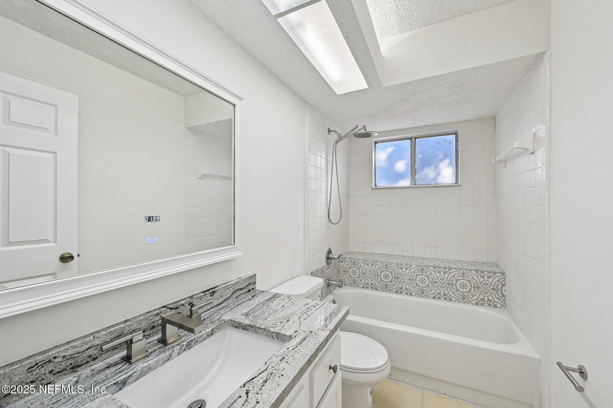 208 HONEYSUCKLE Way, St. Johns