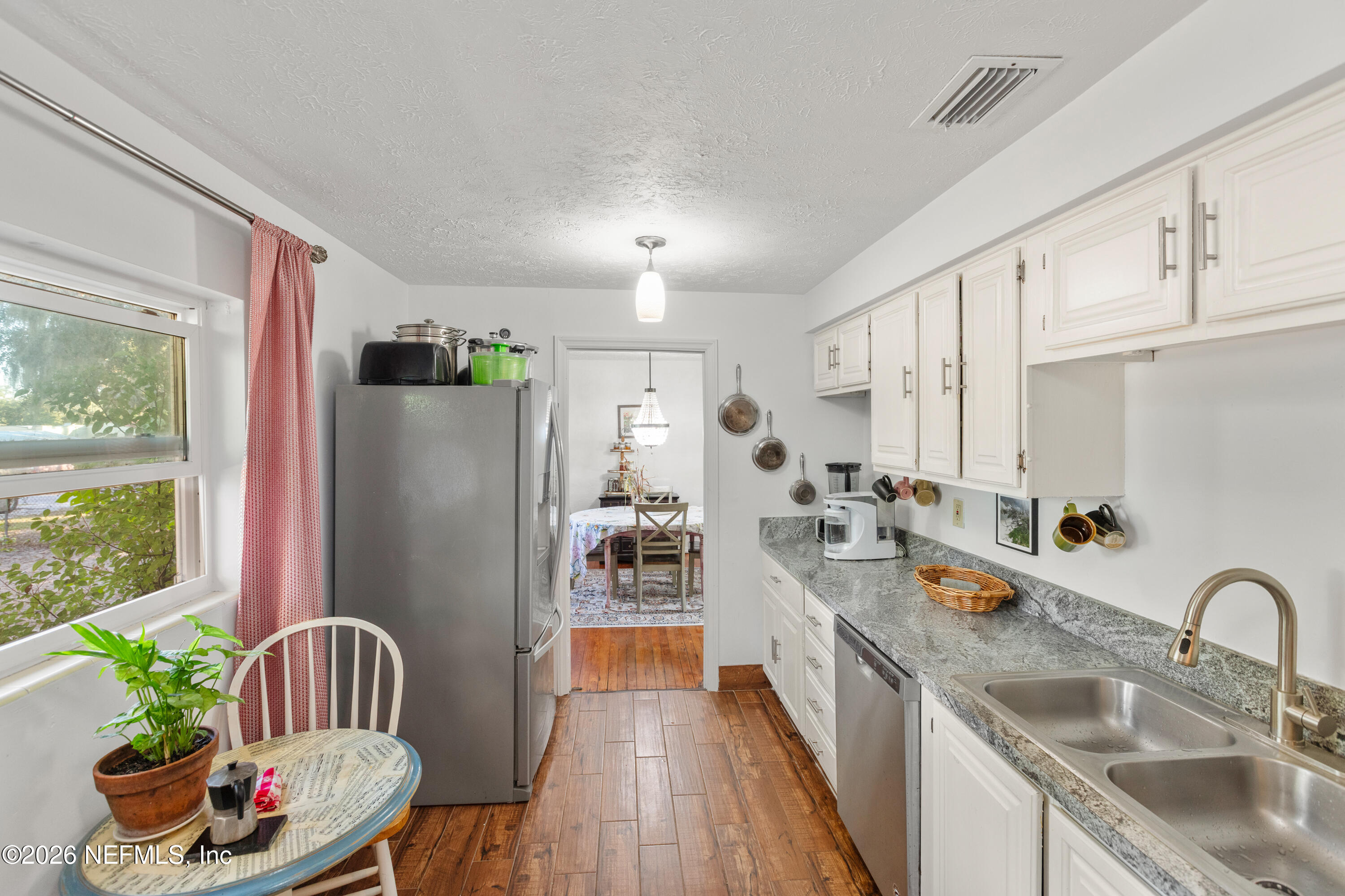 465 SE PALMETTO Avenue