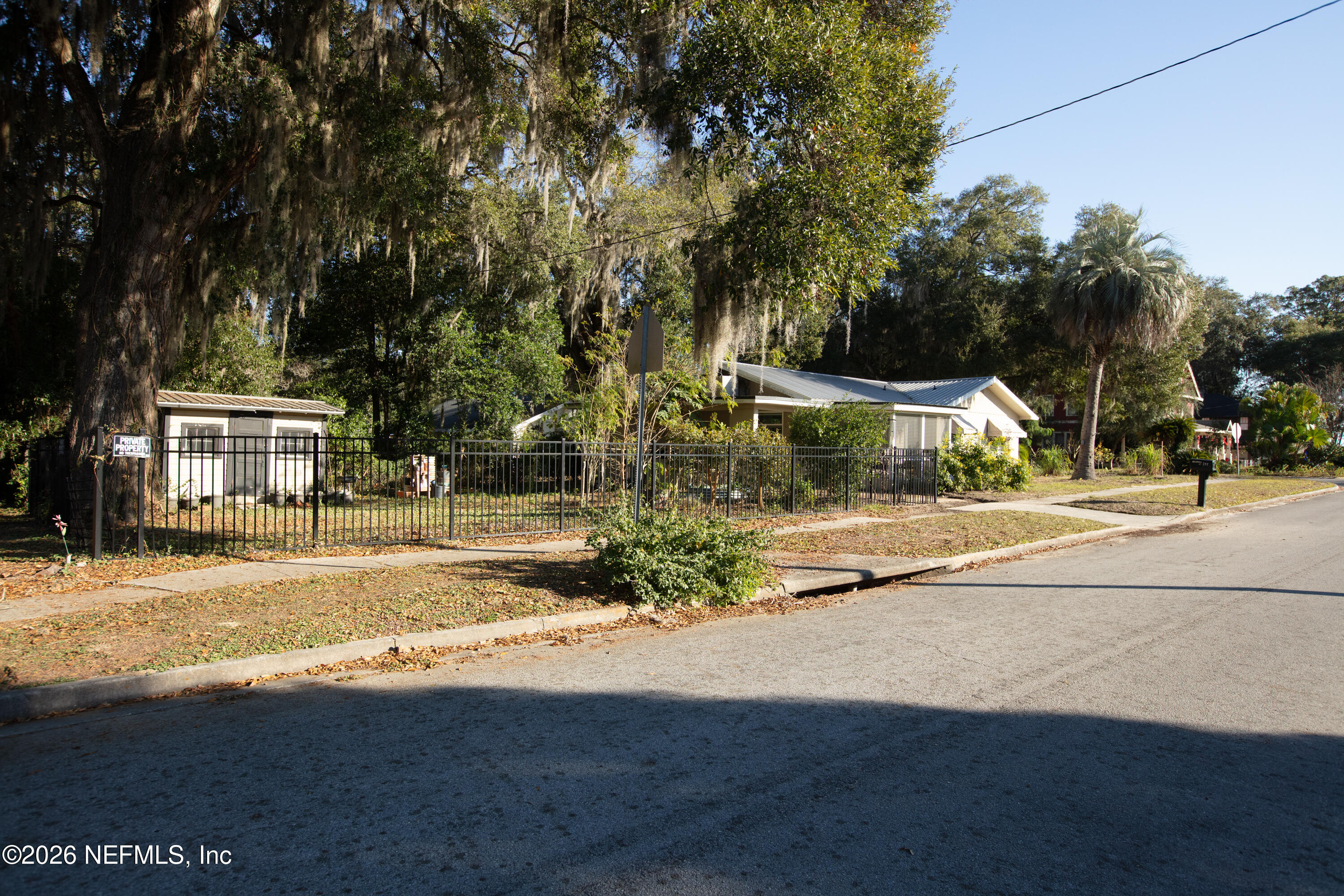 465 SE PALMETTO Avenue