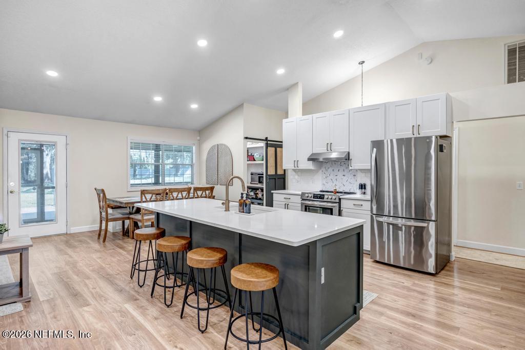 1929 VILLAGE TRAIL Way