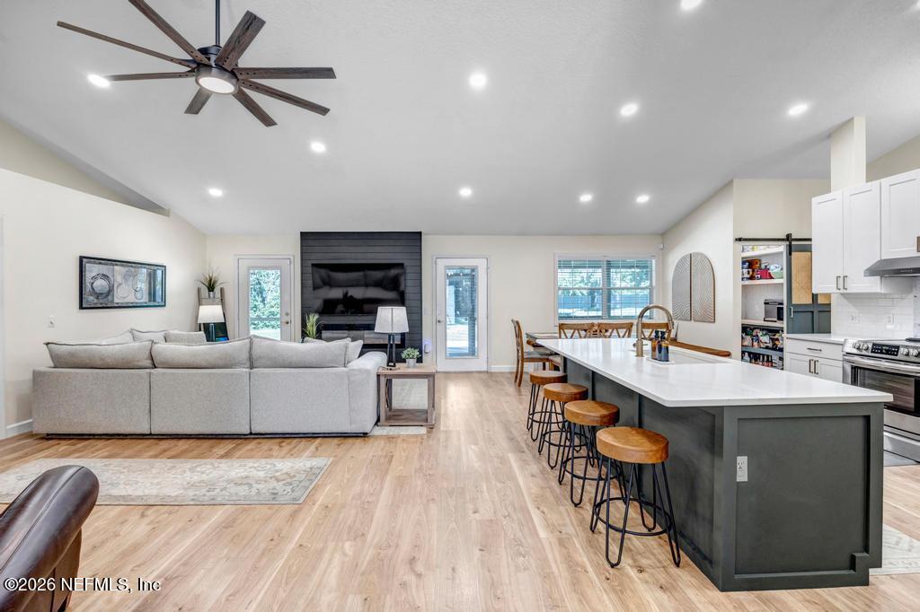 1929 VILLAGE TRAIL Way