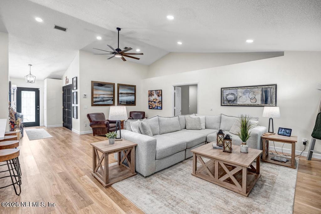 1929 VILLAGE TRAIL Way