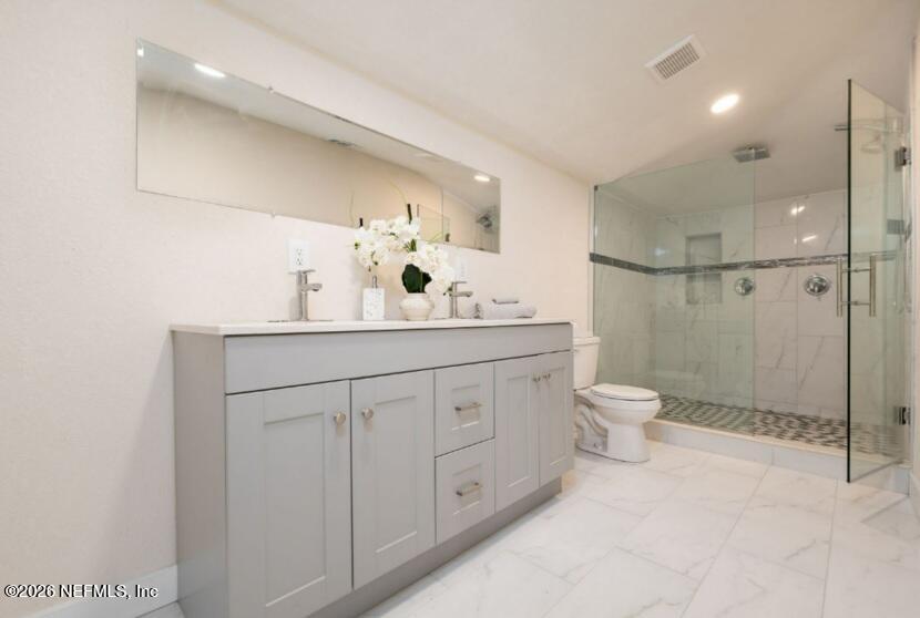 340 W 6TH Street