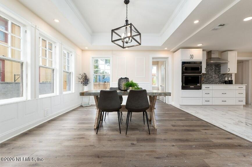 340 W 6TH Street