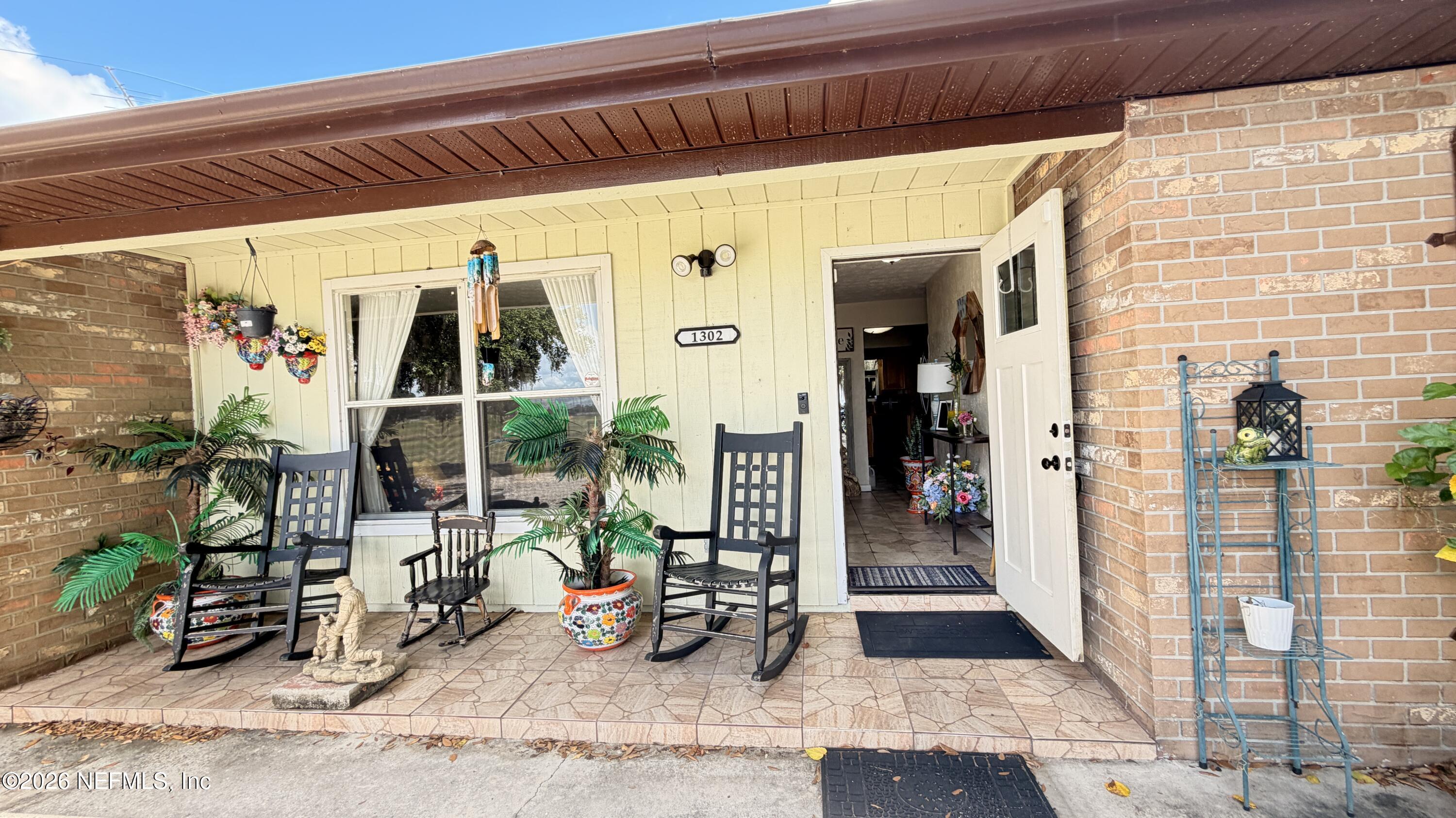 1302 FORT MEADE RD Road