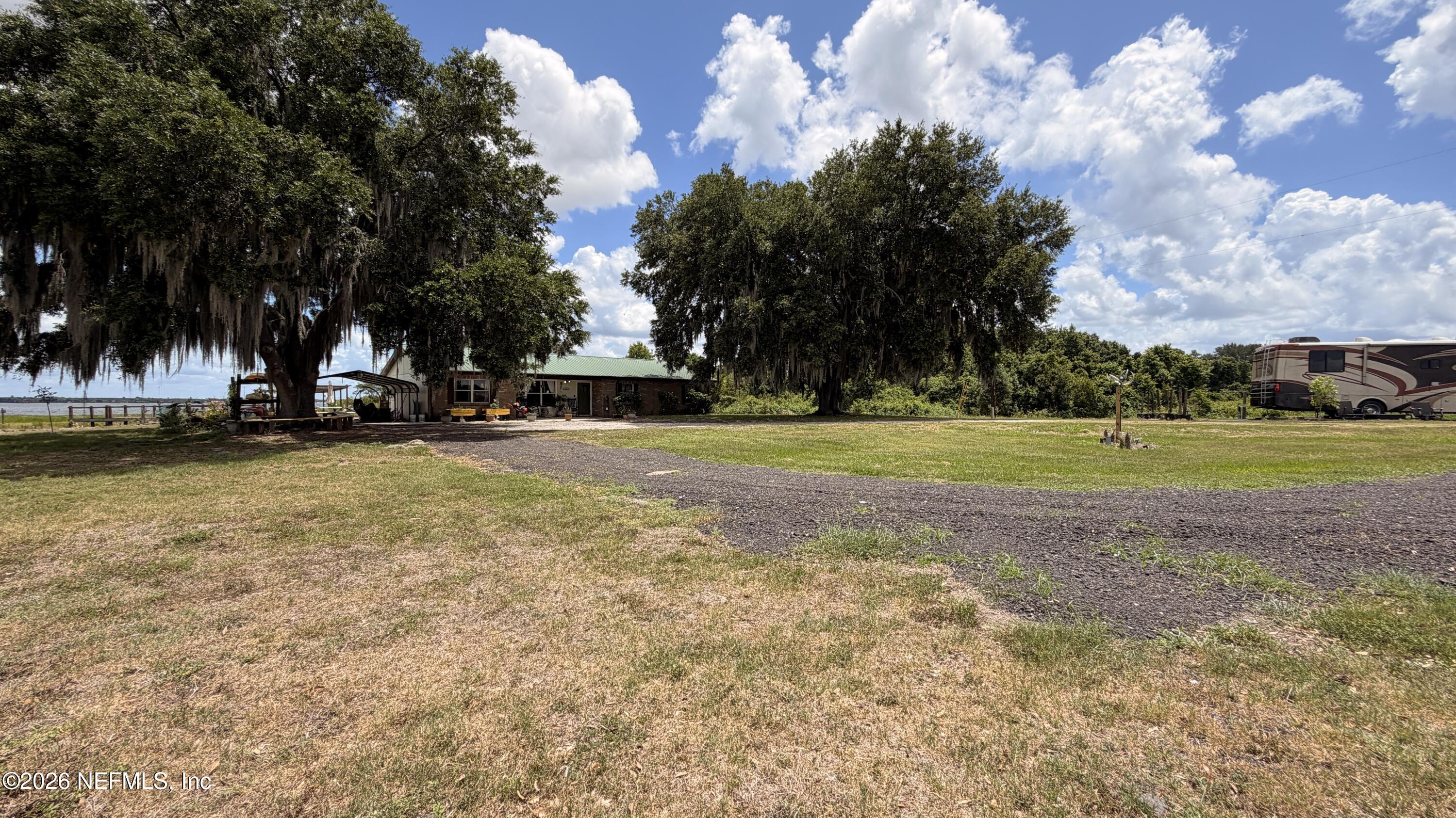 1302 FORT MEADE RD Road