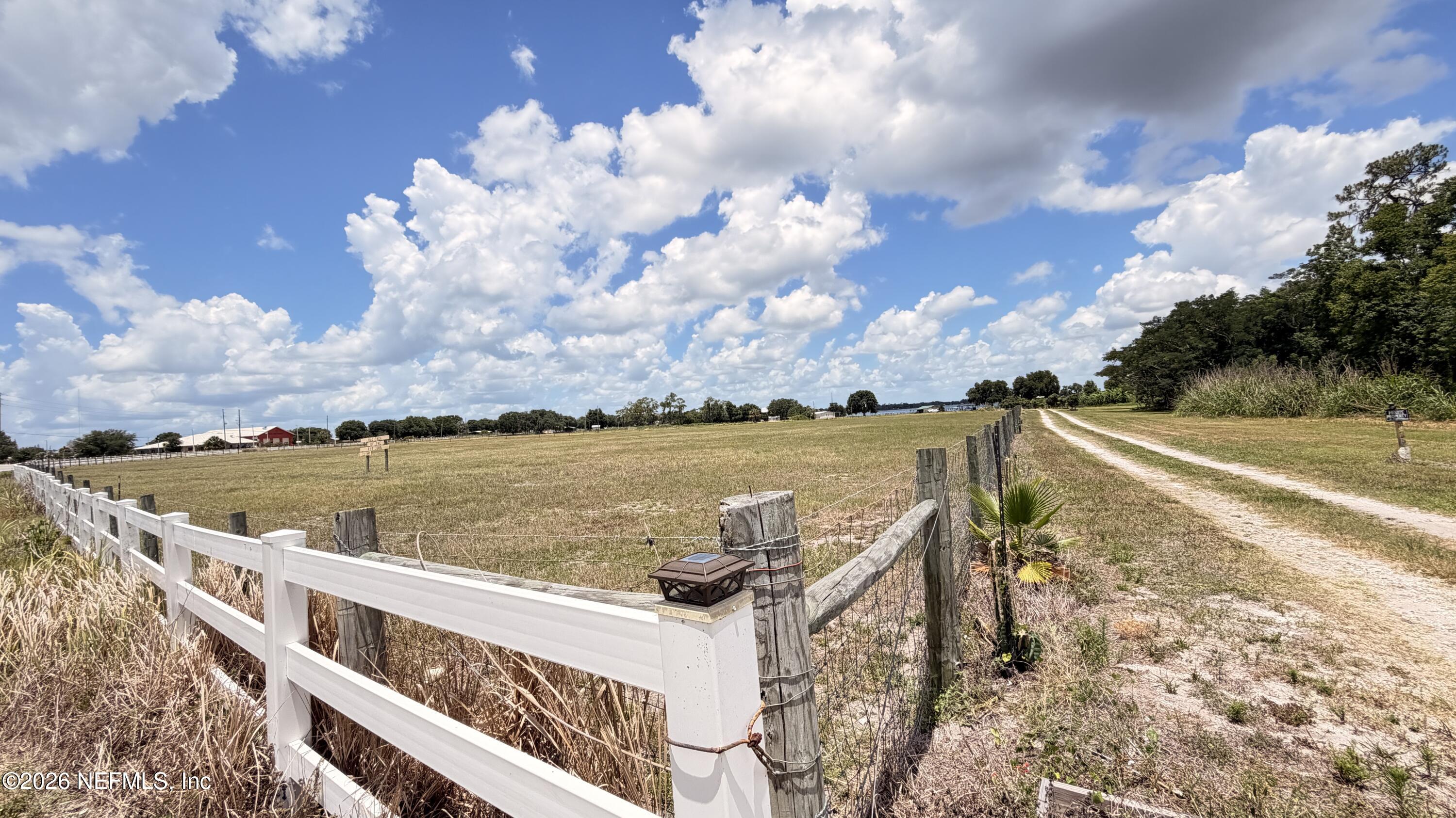 1302 FORT MEADE RD Road