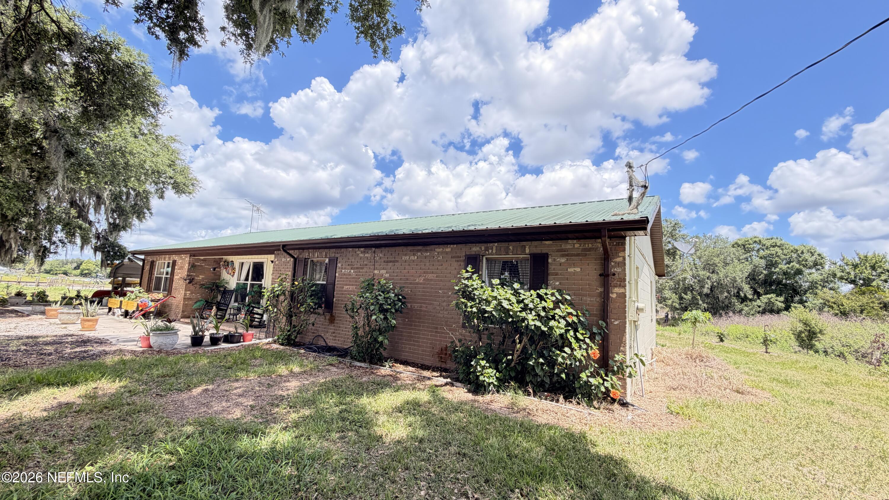 1302 FORT MEADE RD Road