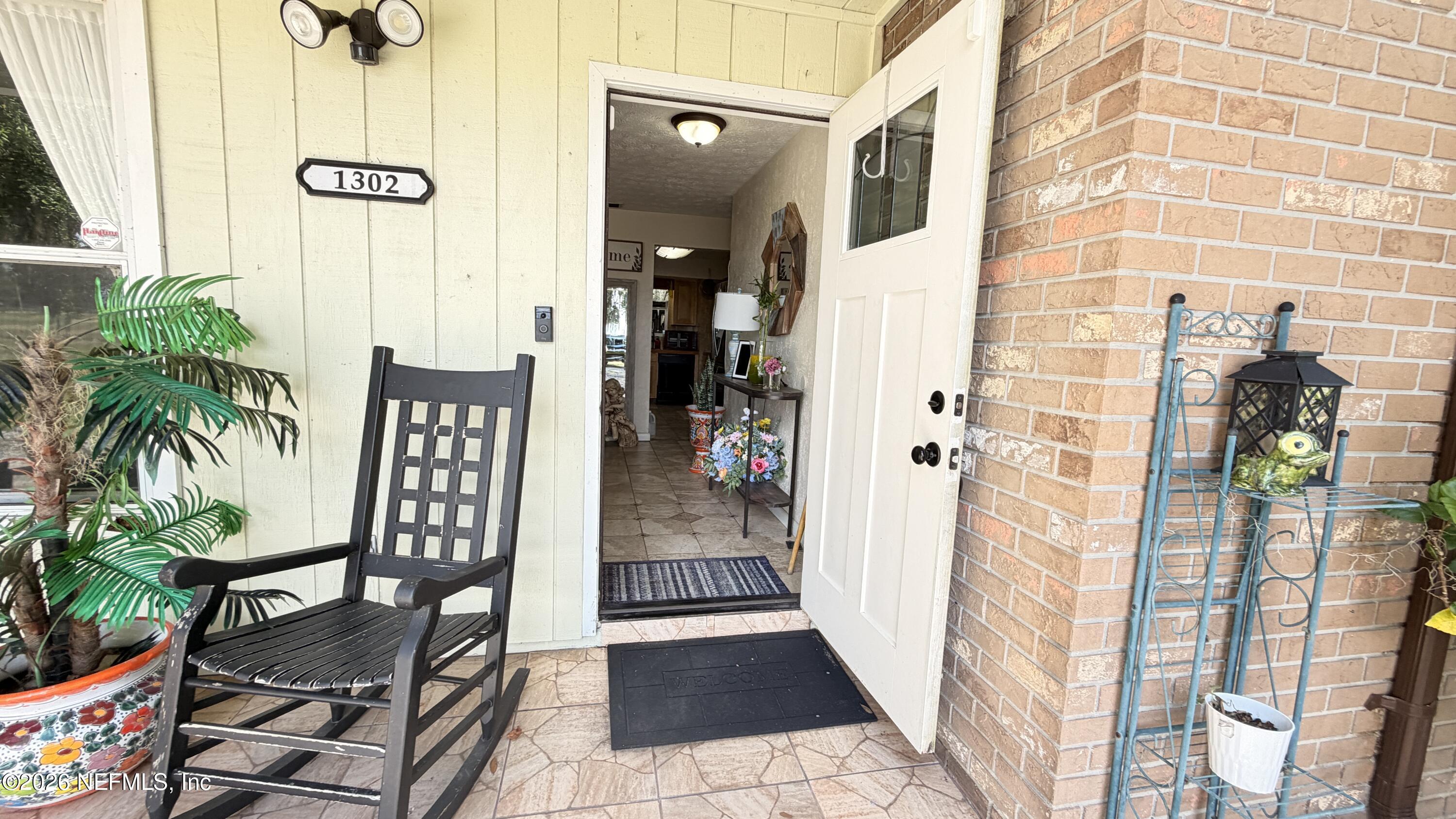 1302 FORT MEADE RD Road