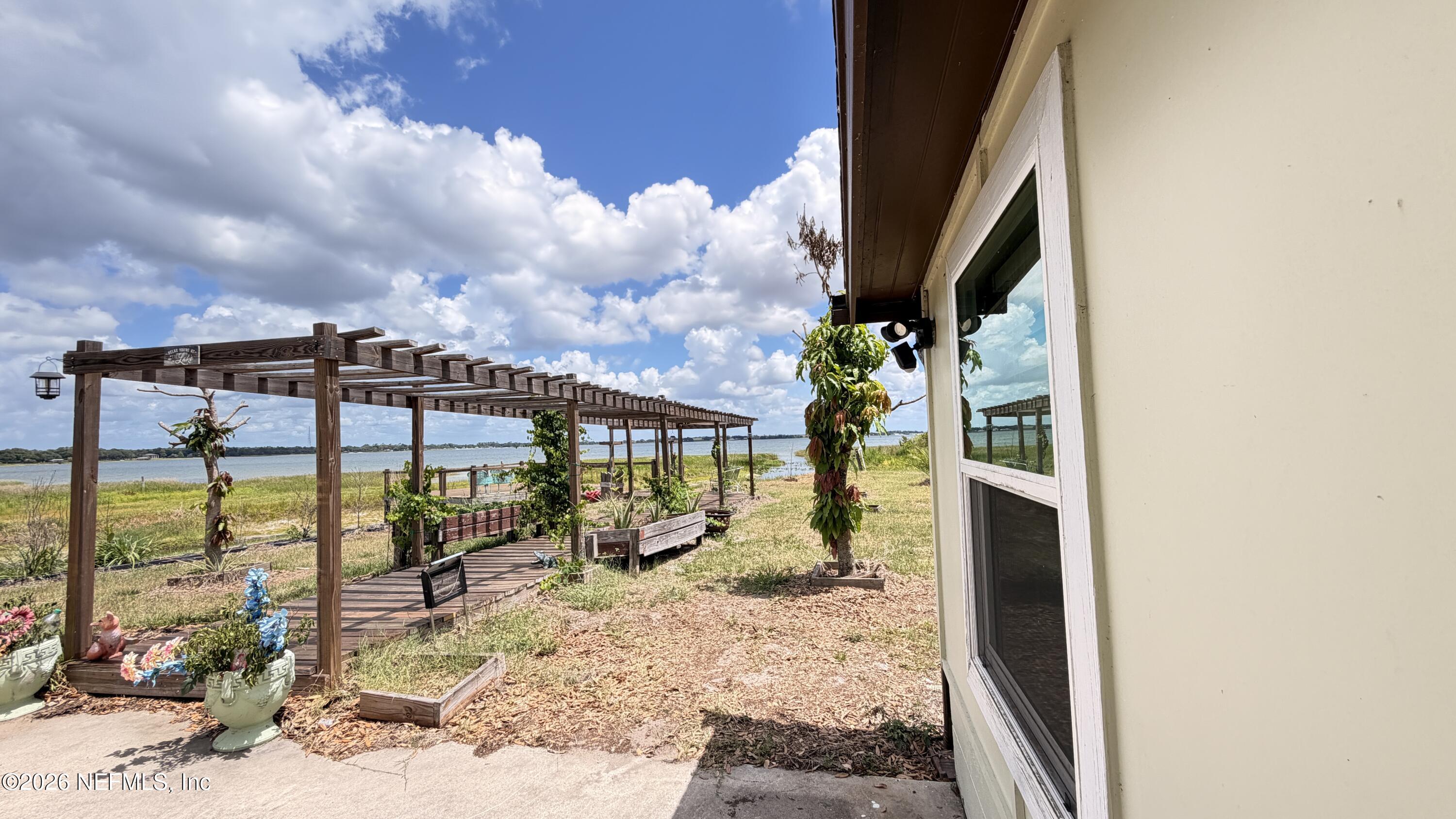 1302 FORT MEADE RD Road