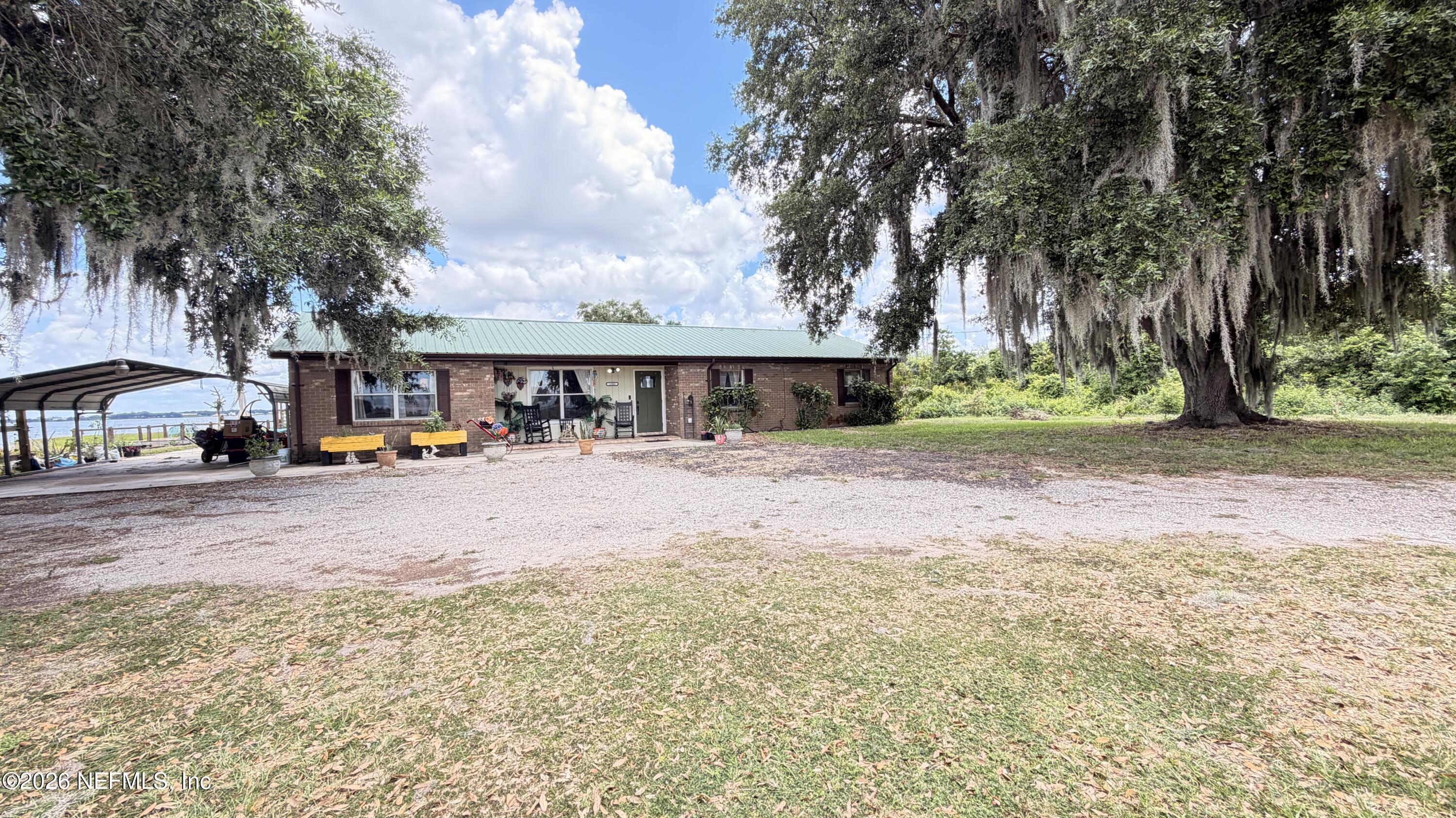 1302 FORT MEADE RD Road