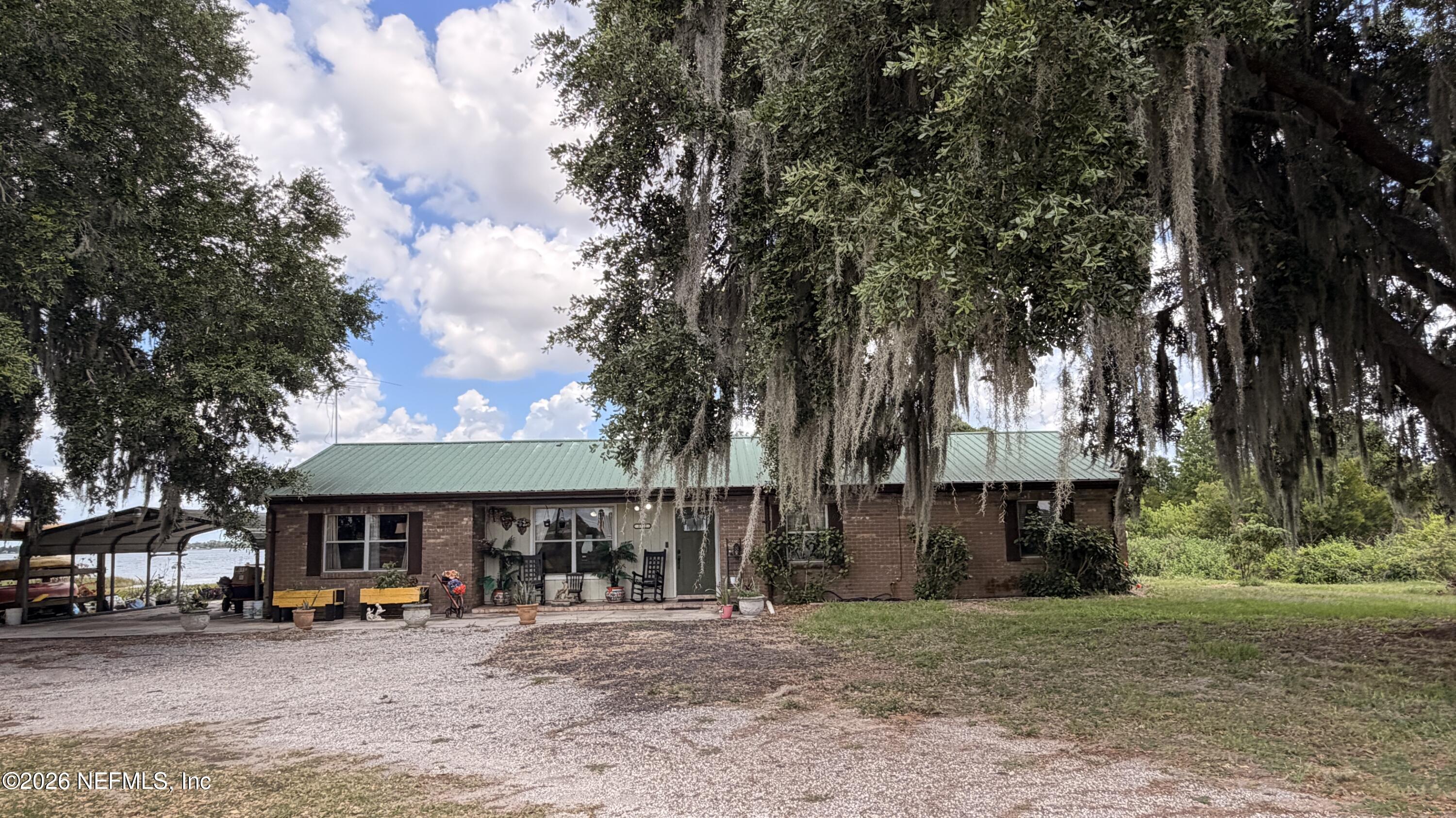 1302 FORT MEADE RD Road