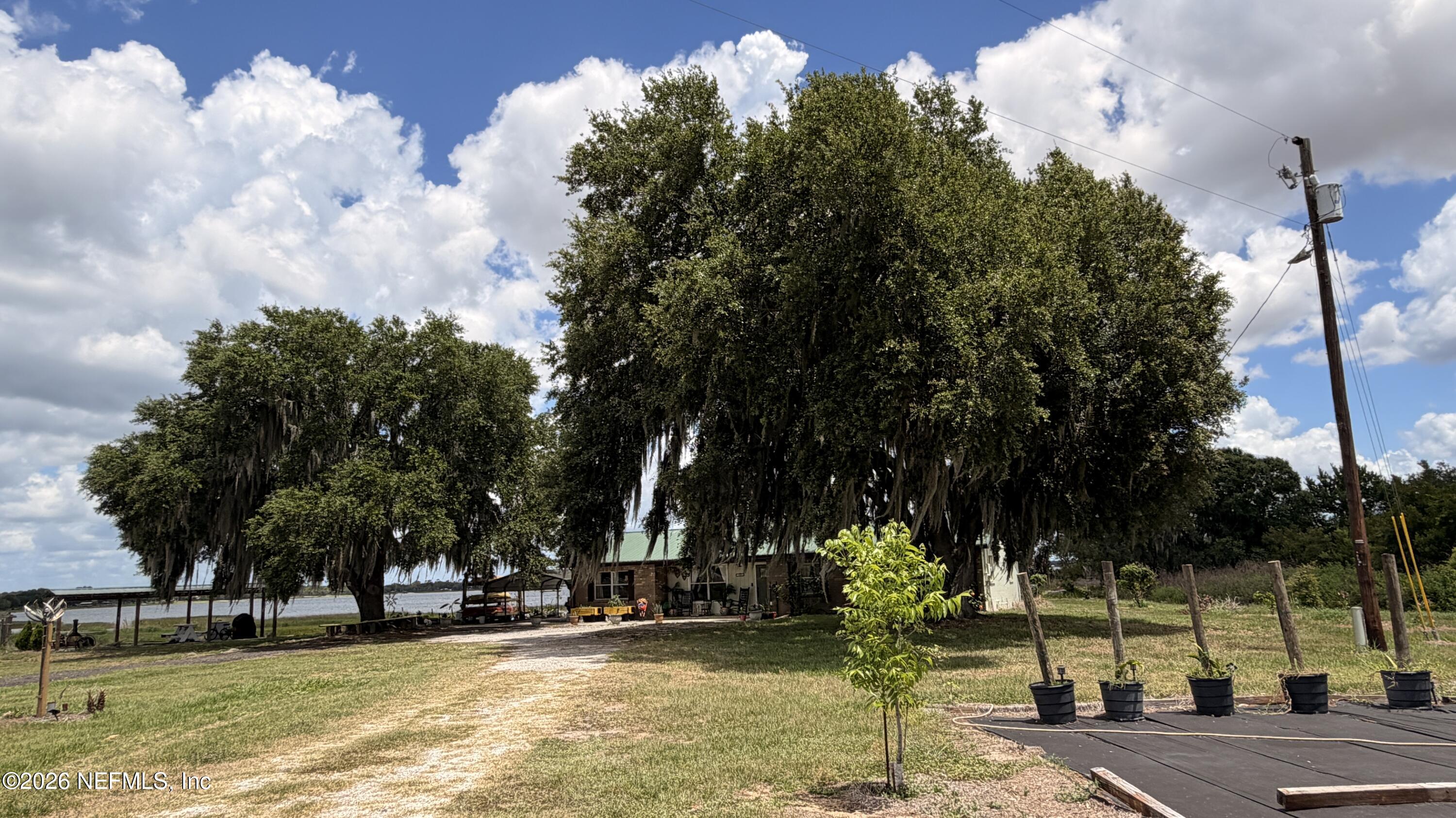 1302 FORT MEADE RD Road
