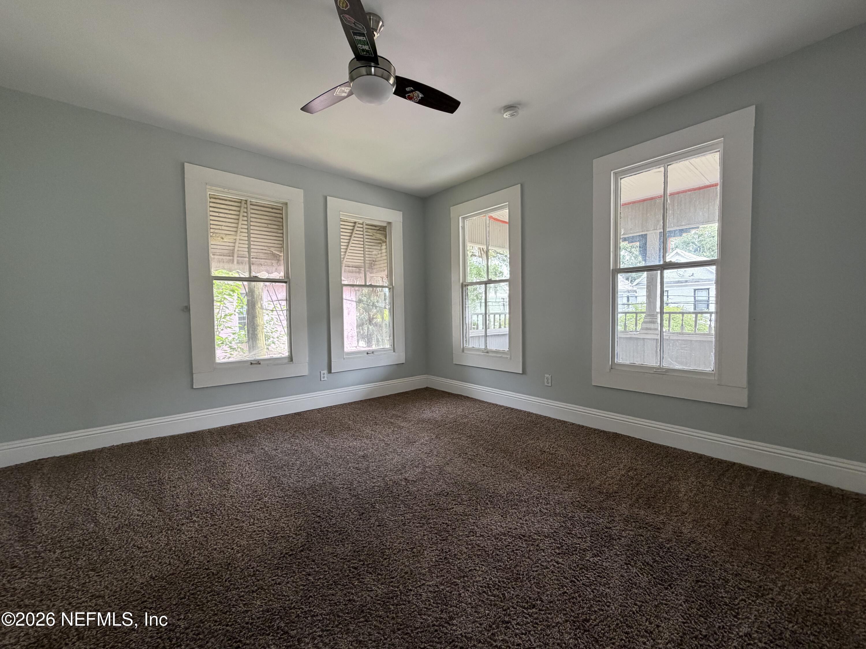 129 E 5TH Street
