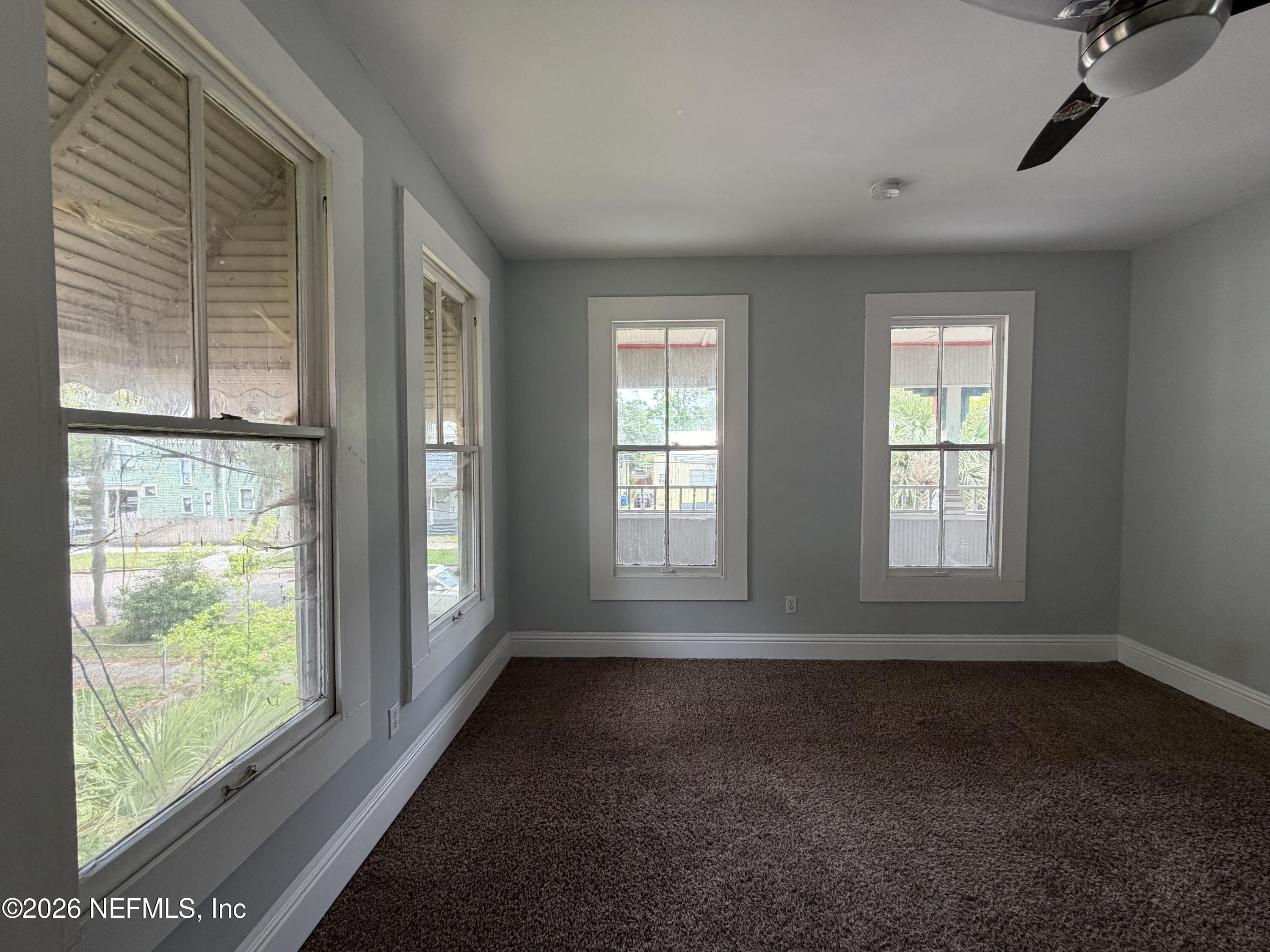 129 E 5TH Street