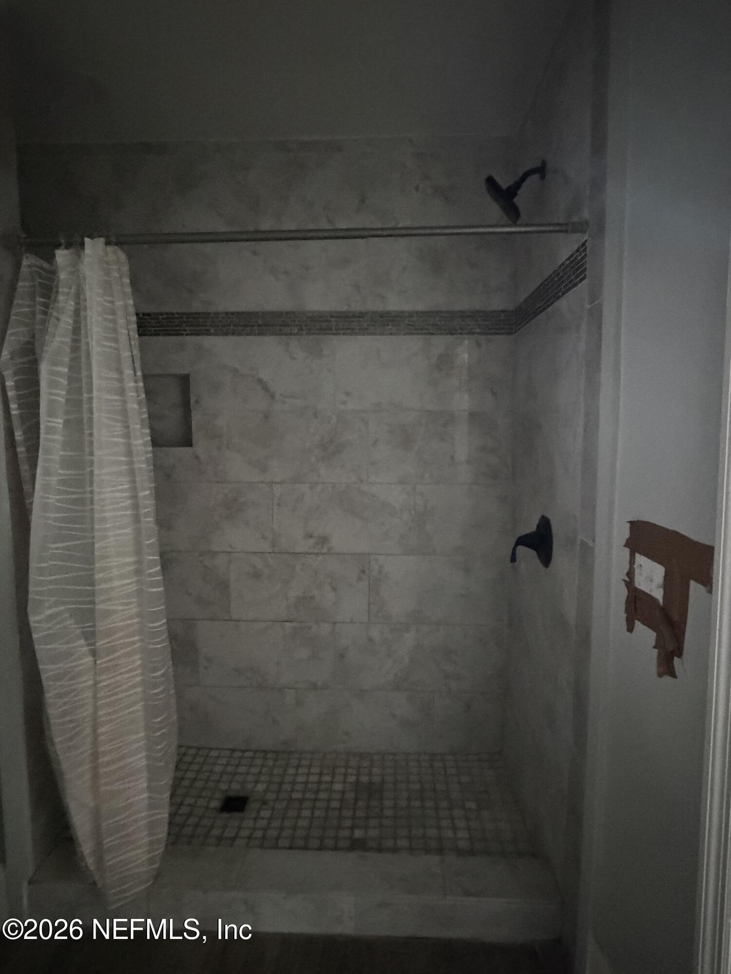 129 E 5TH Street