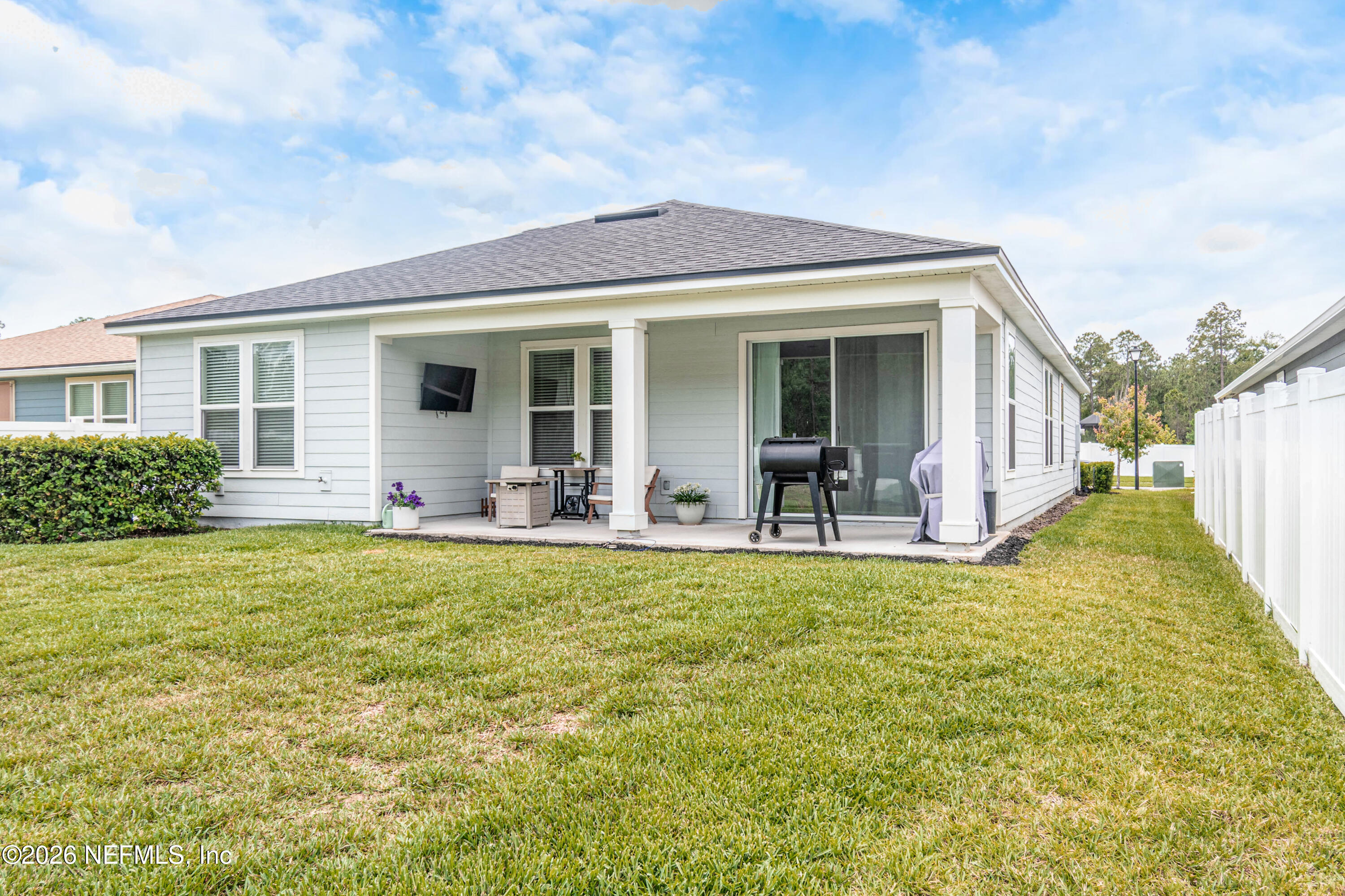 2329 GLADE Lane