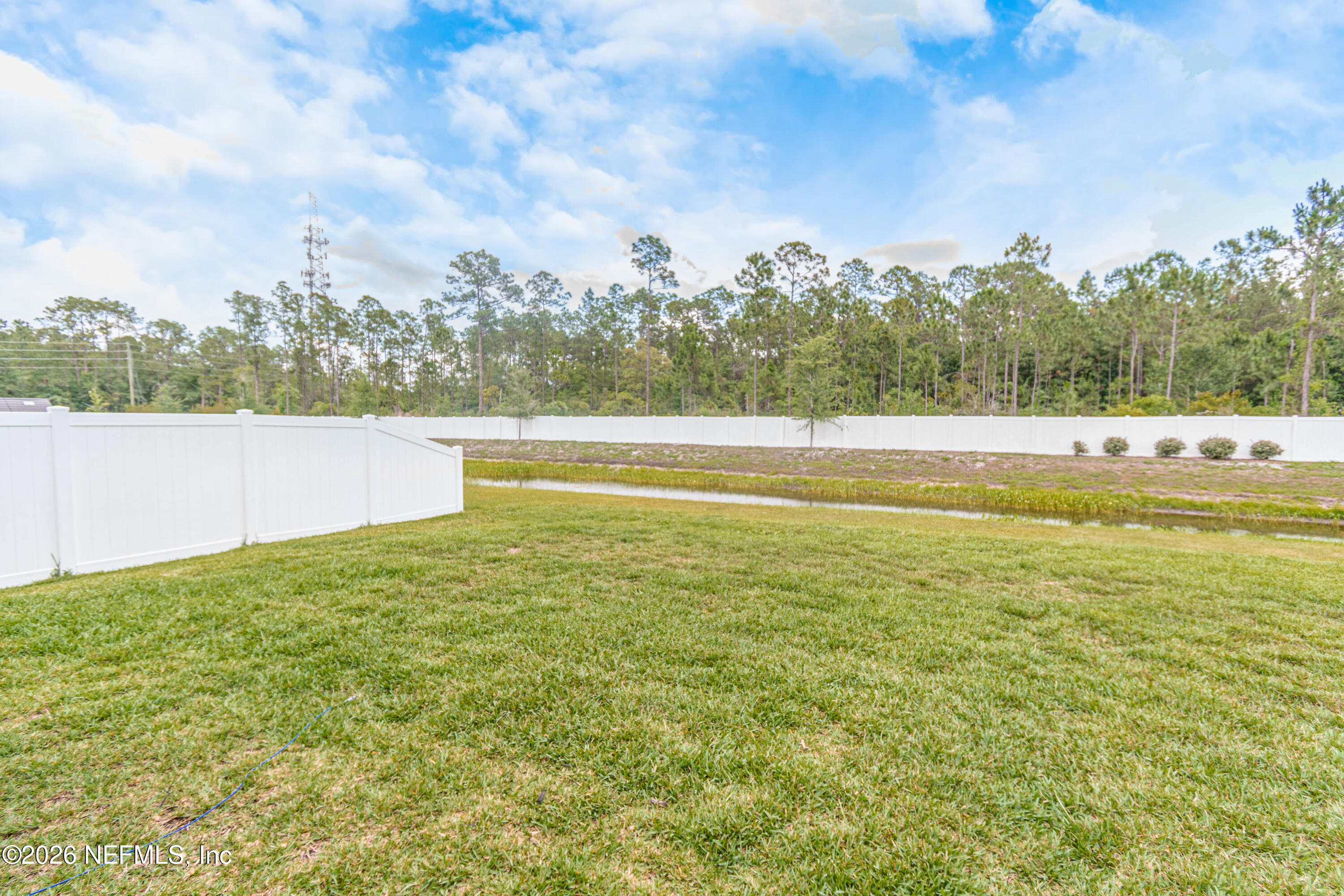 2329 GLADE Lane