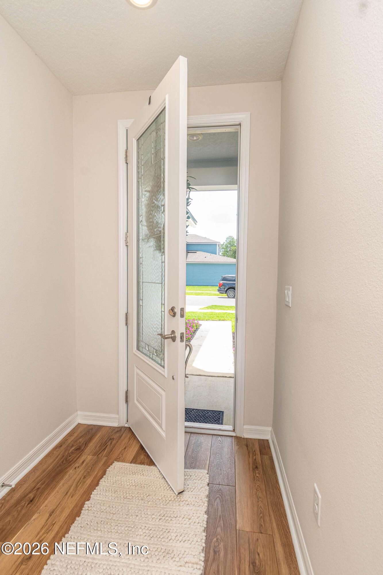 2329 GLADE Lane