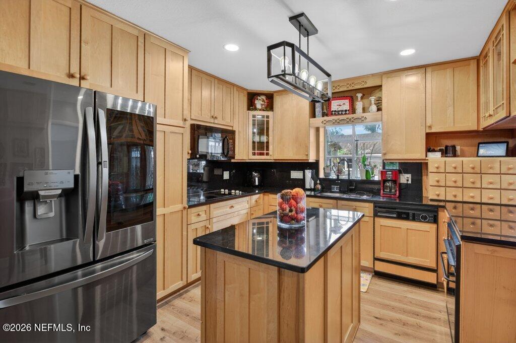 2705 HOLLY RIDGE Drive