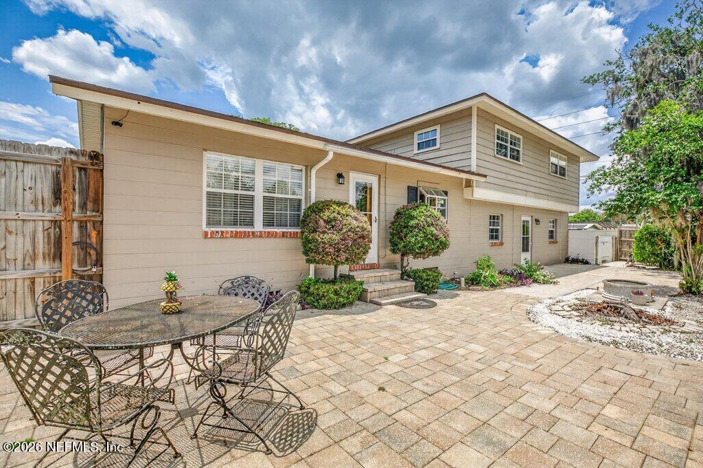 2705 HOLLY RIDGE Drive