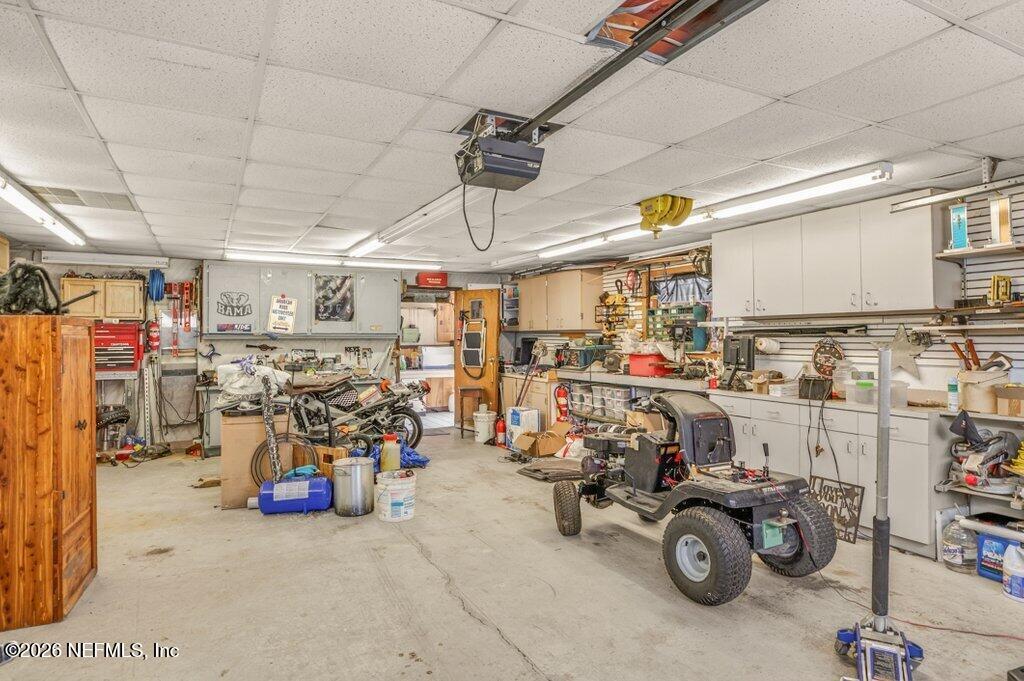 2705 HOLLY RIDGE Drive