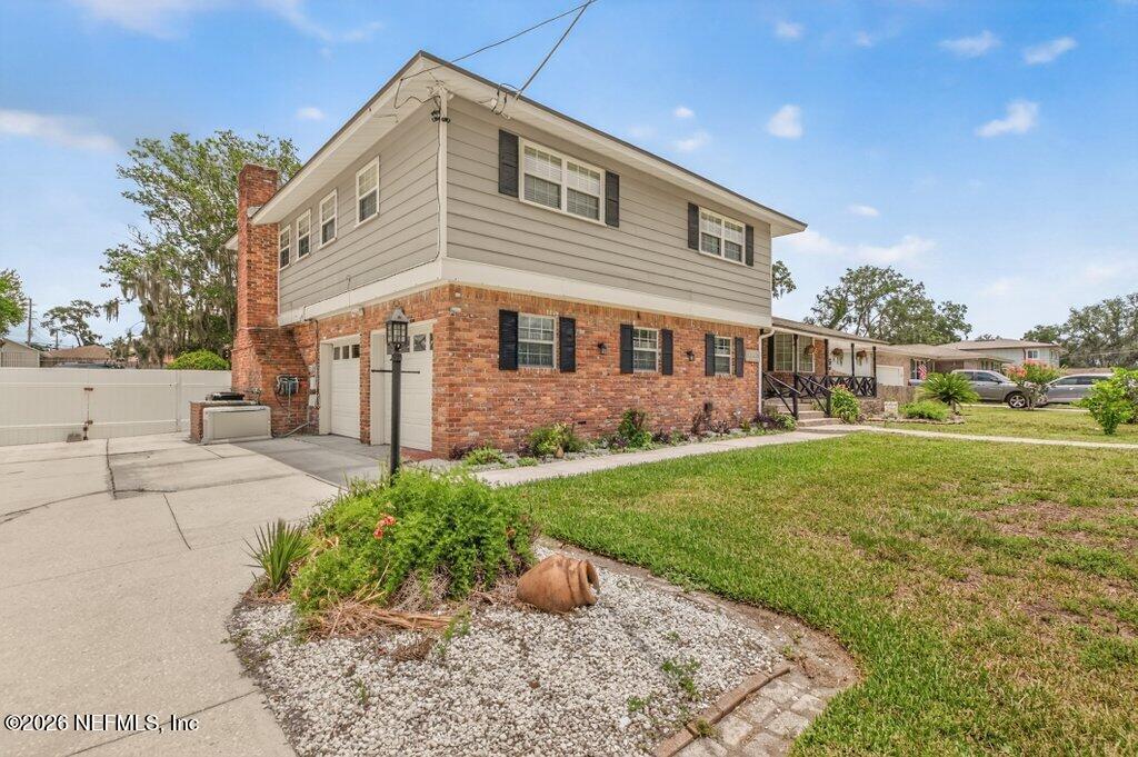2705 HOLLY RIDGE Drive