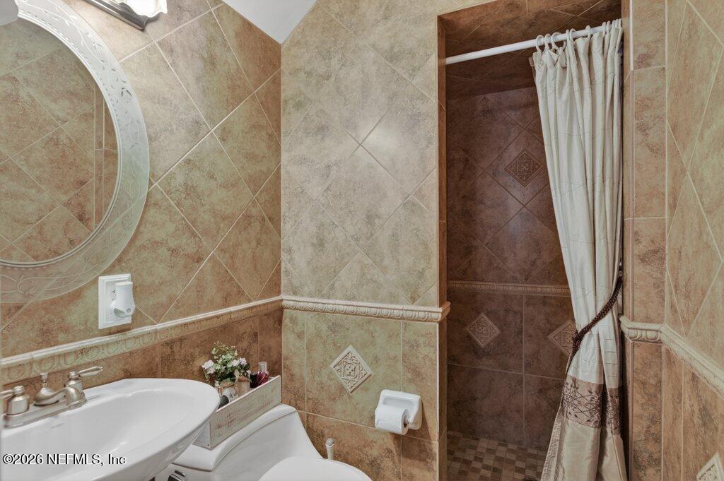 2705 HOLLY RIDGE Drive