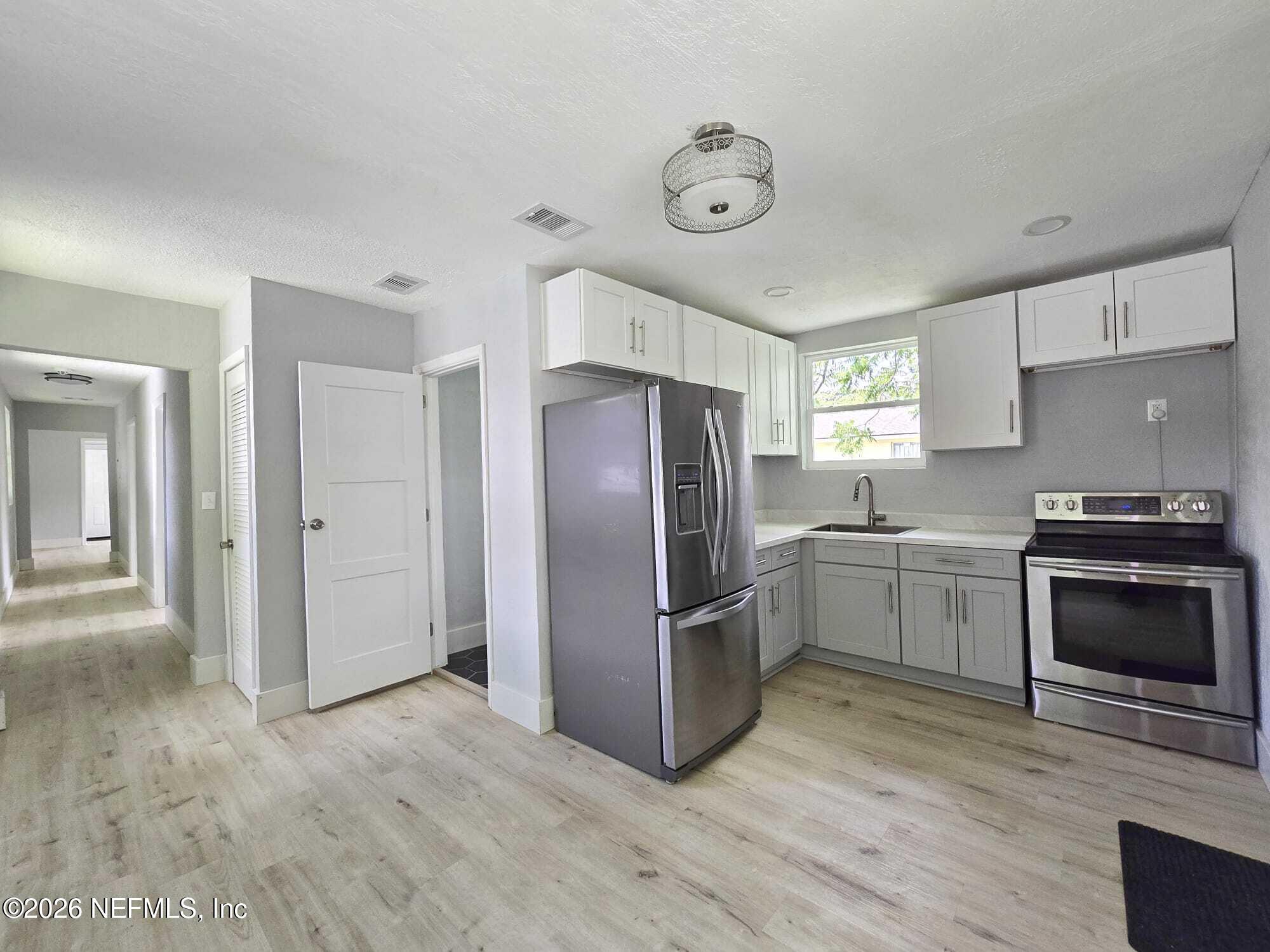 1413 W 21ST Street