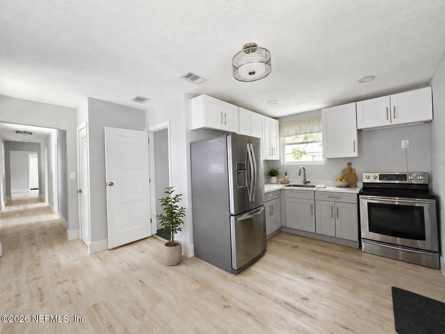 1413 W 21ST Street