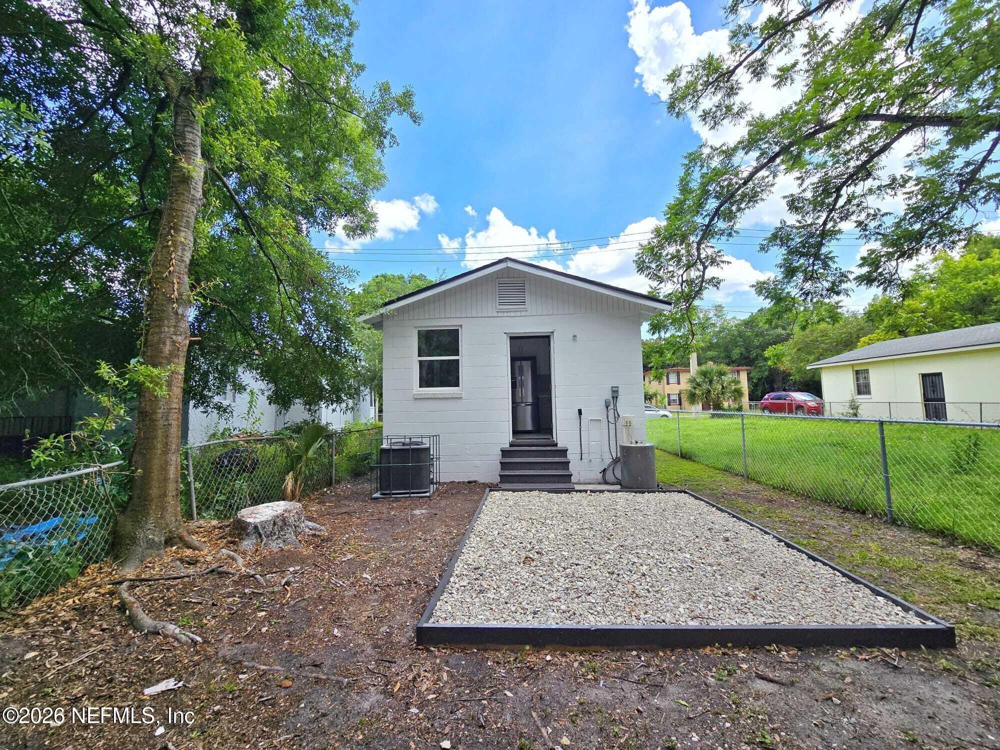 1413 W 21ST Street
