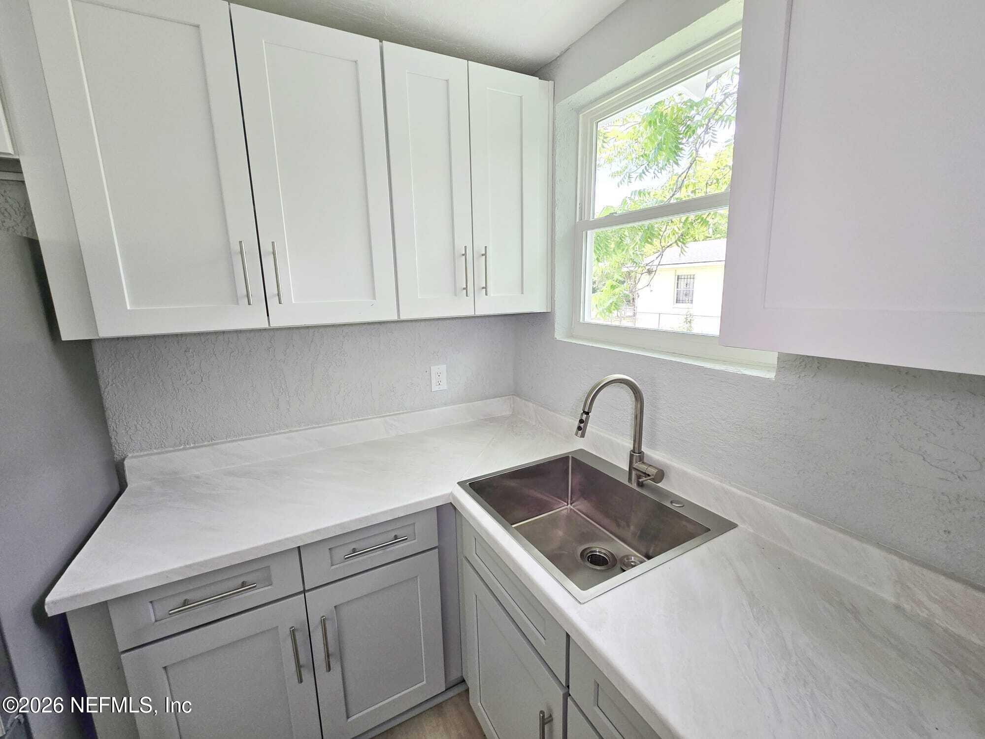1413 W 21ST Street