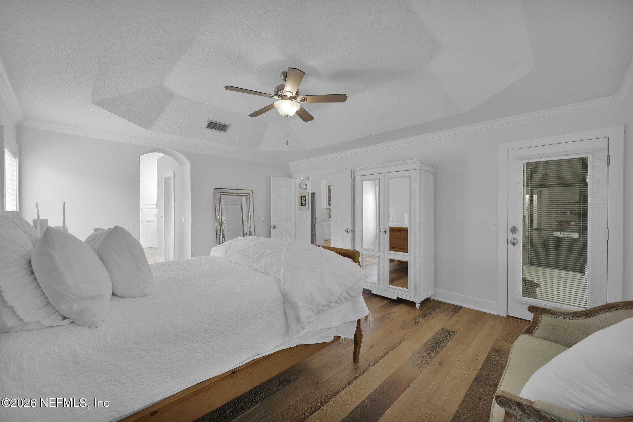 2290 EAGLE HARBOR Parkway