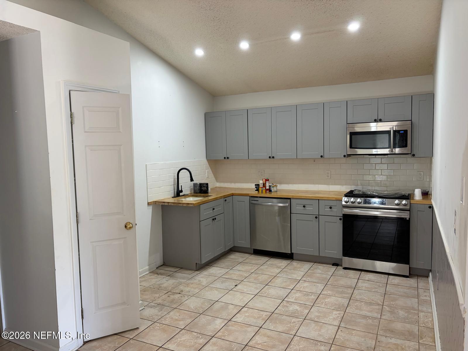3363 VOLLEY Drive