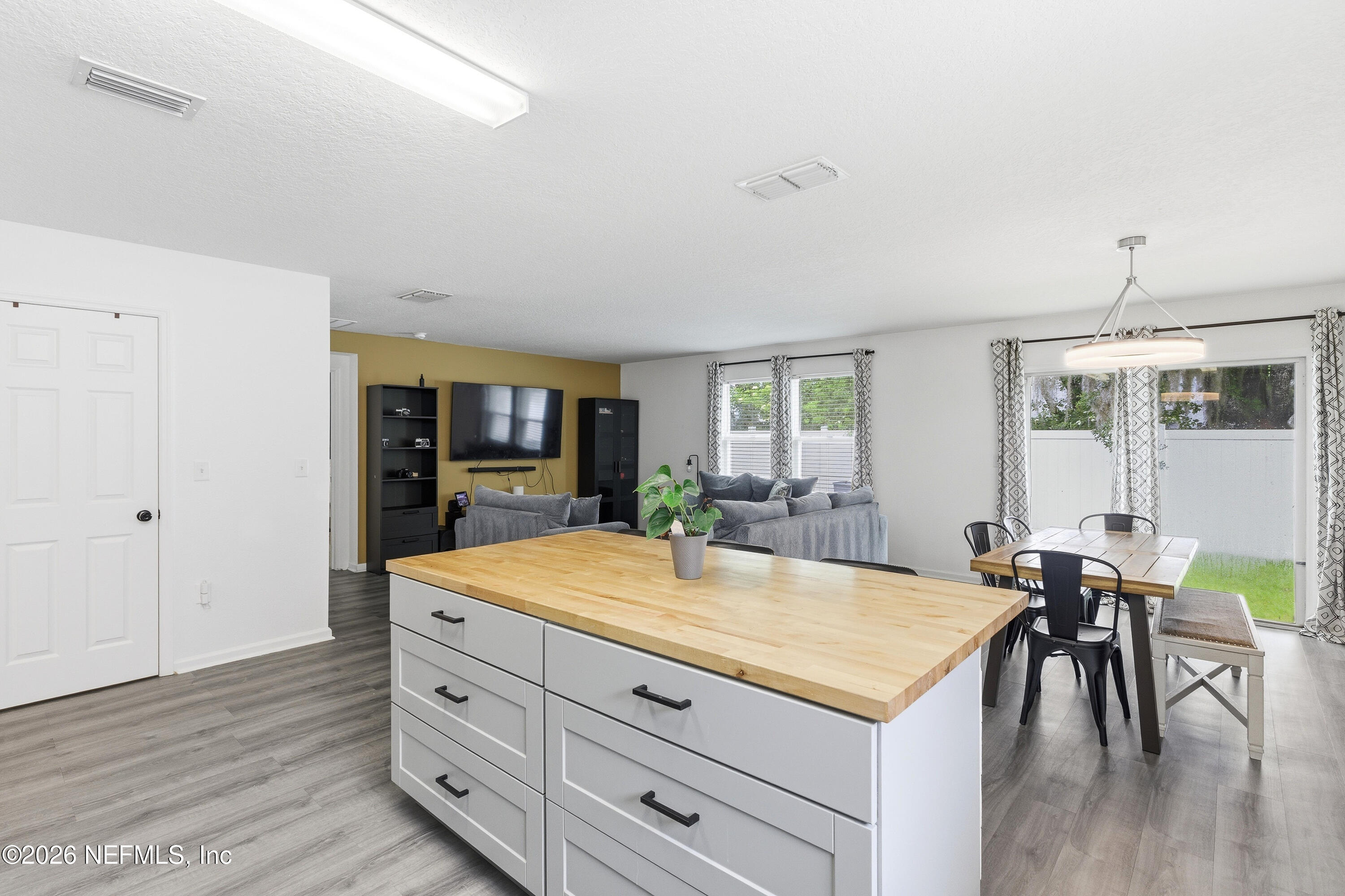 6405 BARRINGTON COVE Lane