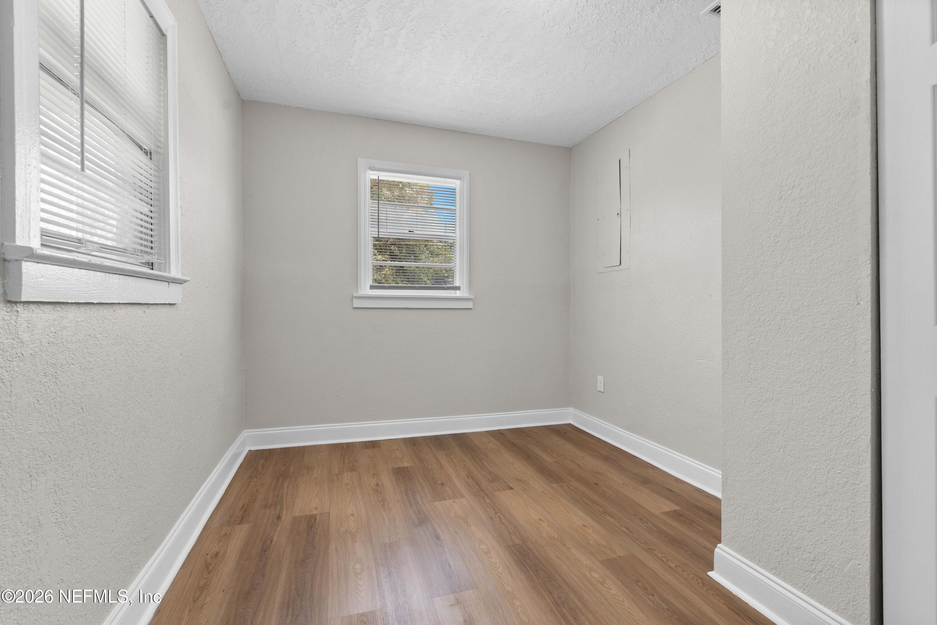 1645 W 12TH Street