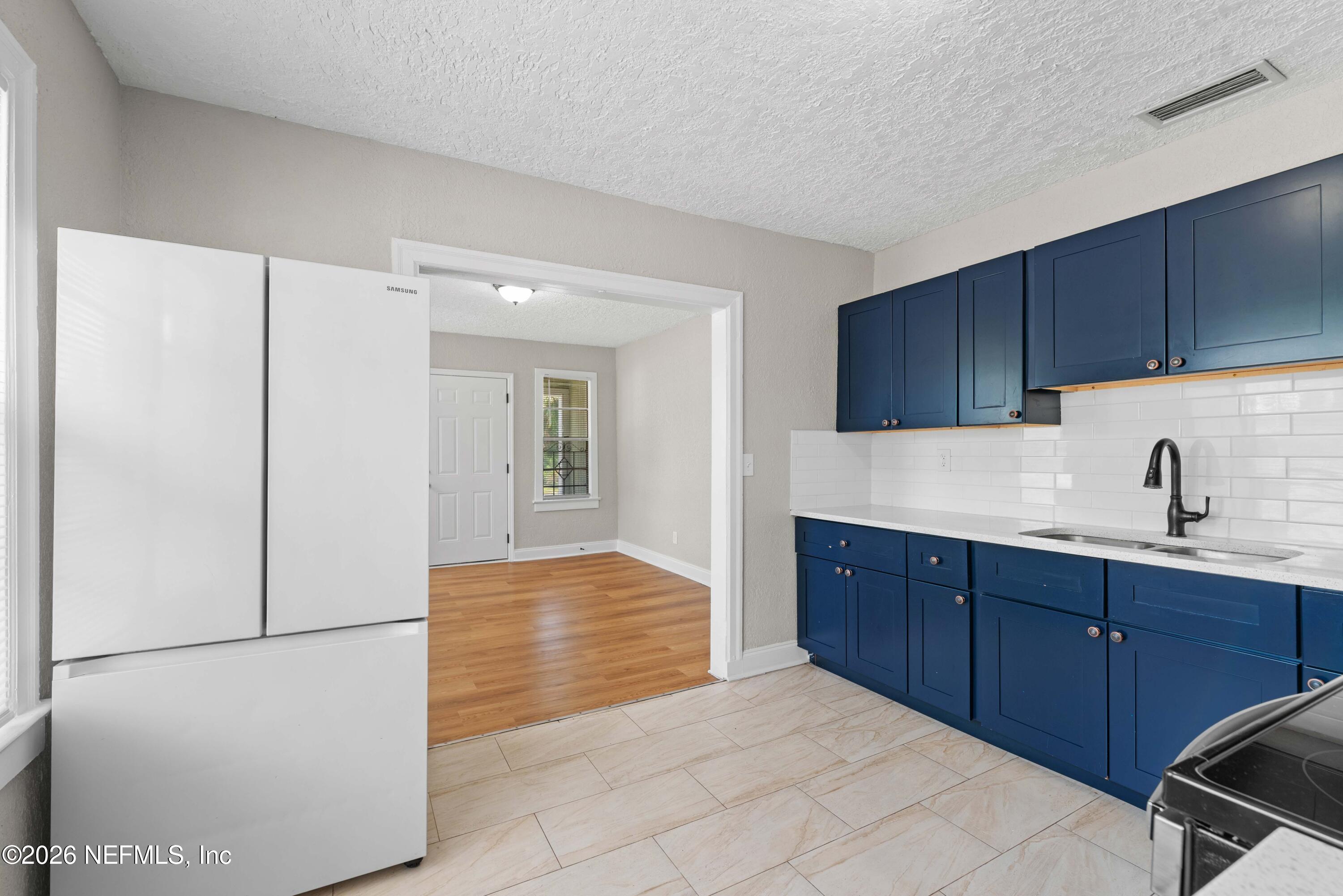 1645 W 12TH Street