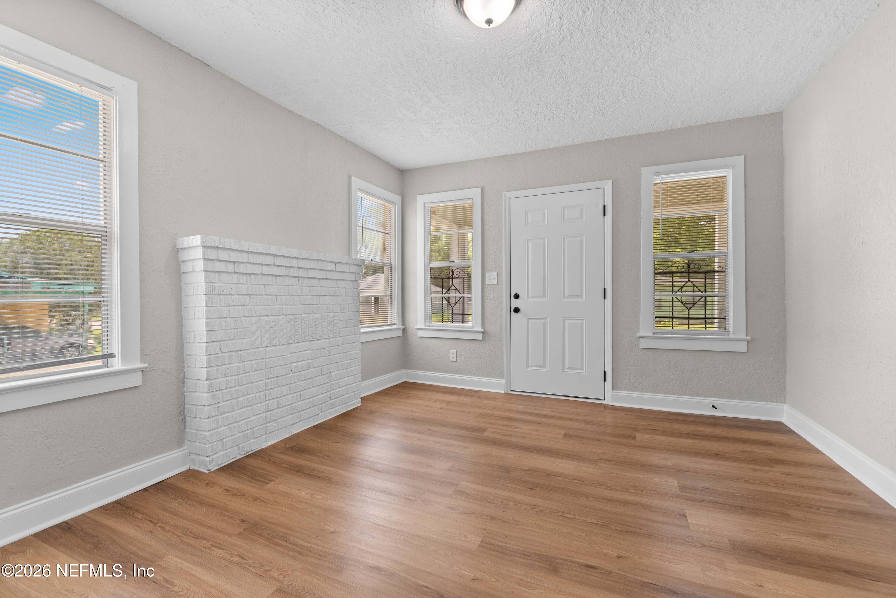 1645 W 12TH Street