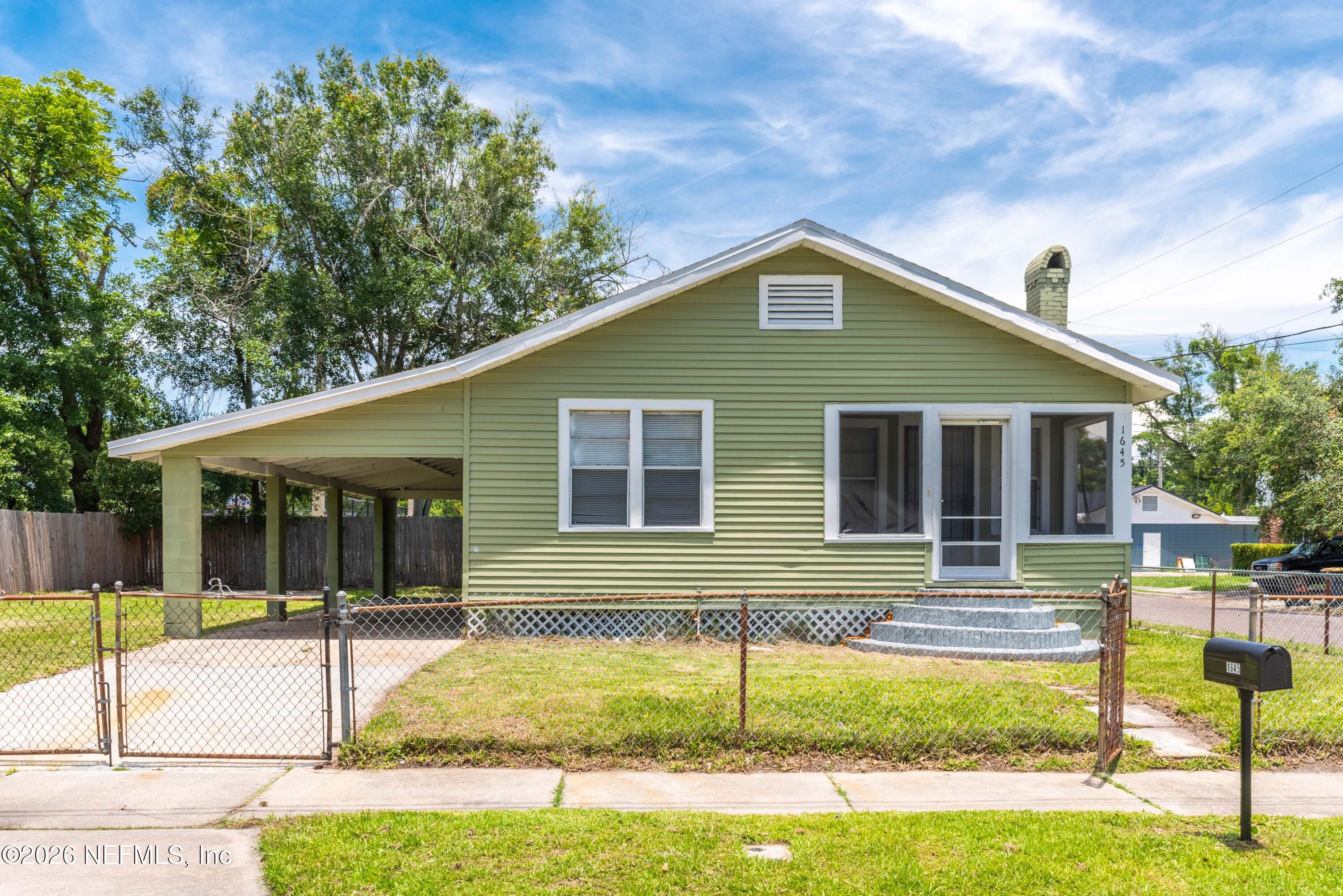 1645 W 12TH Street