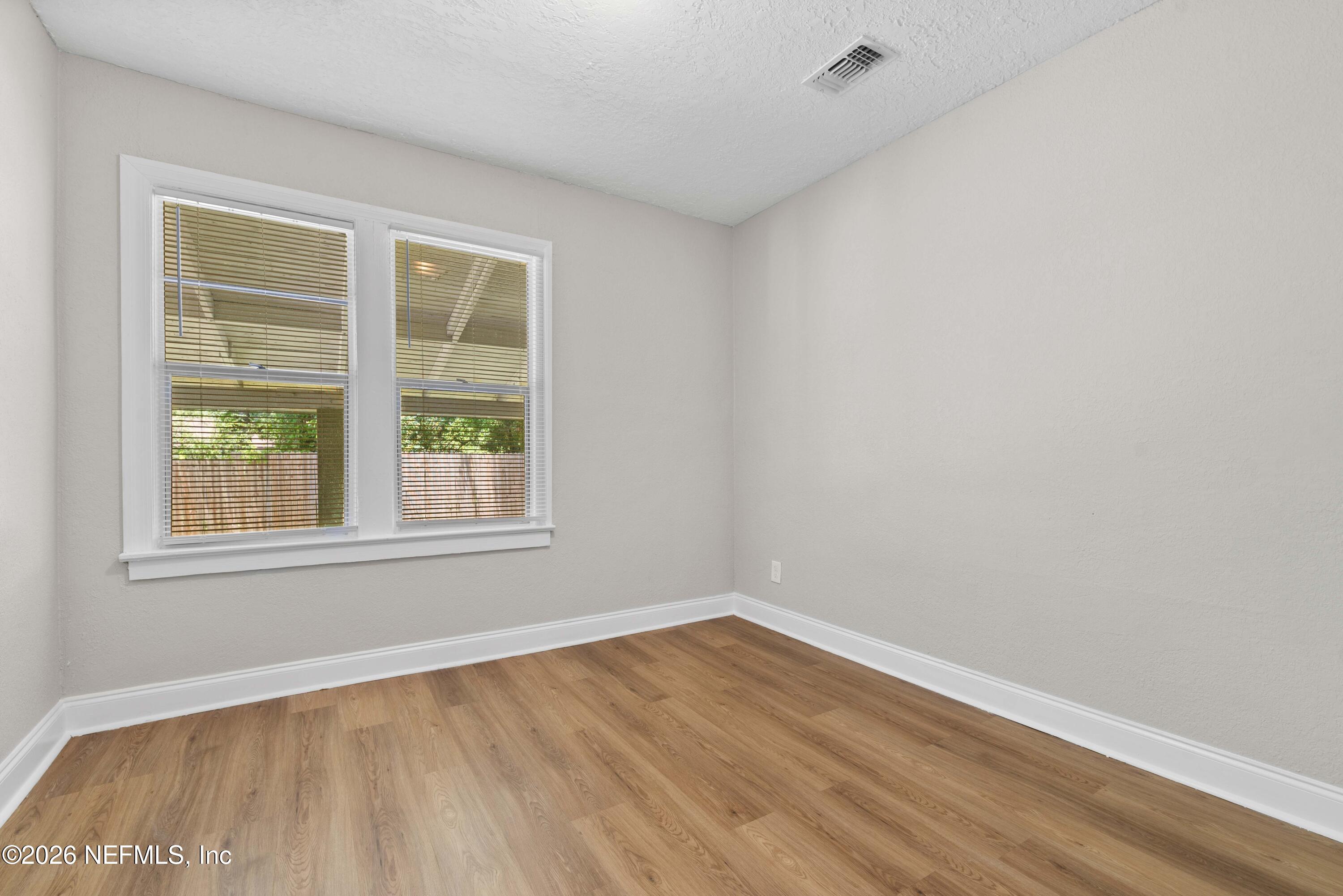 1645 W 12TH Street