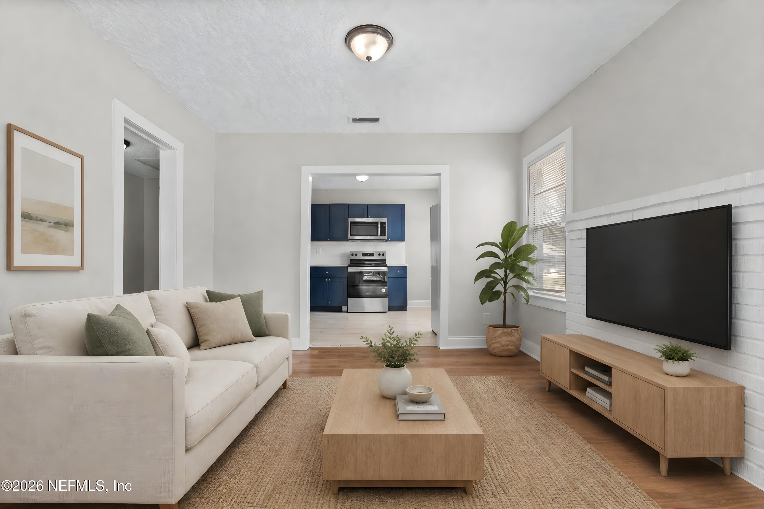 1645 W 12TH Street