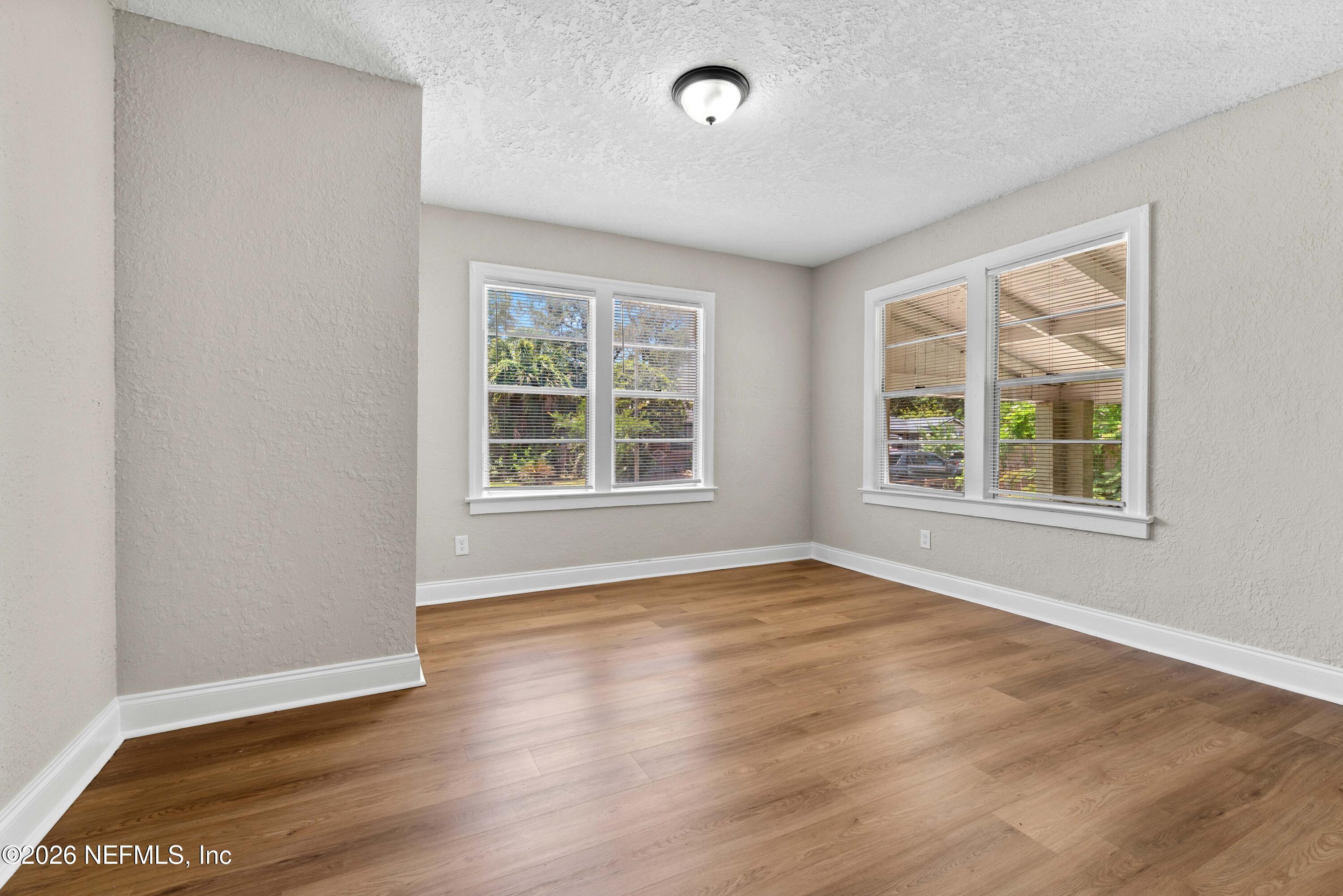 1645 W 12TH Street