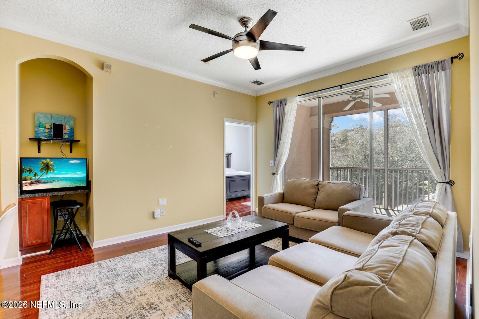 8601 BEACH Boulevard 1222