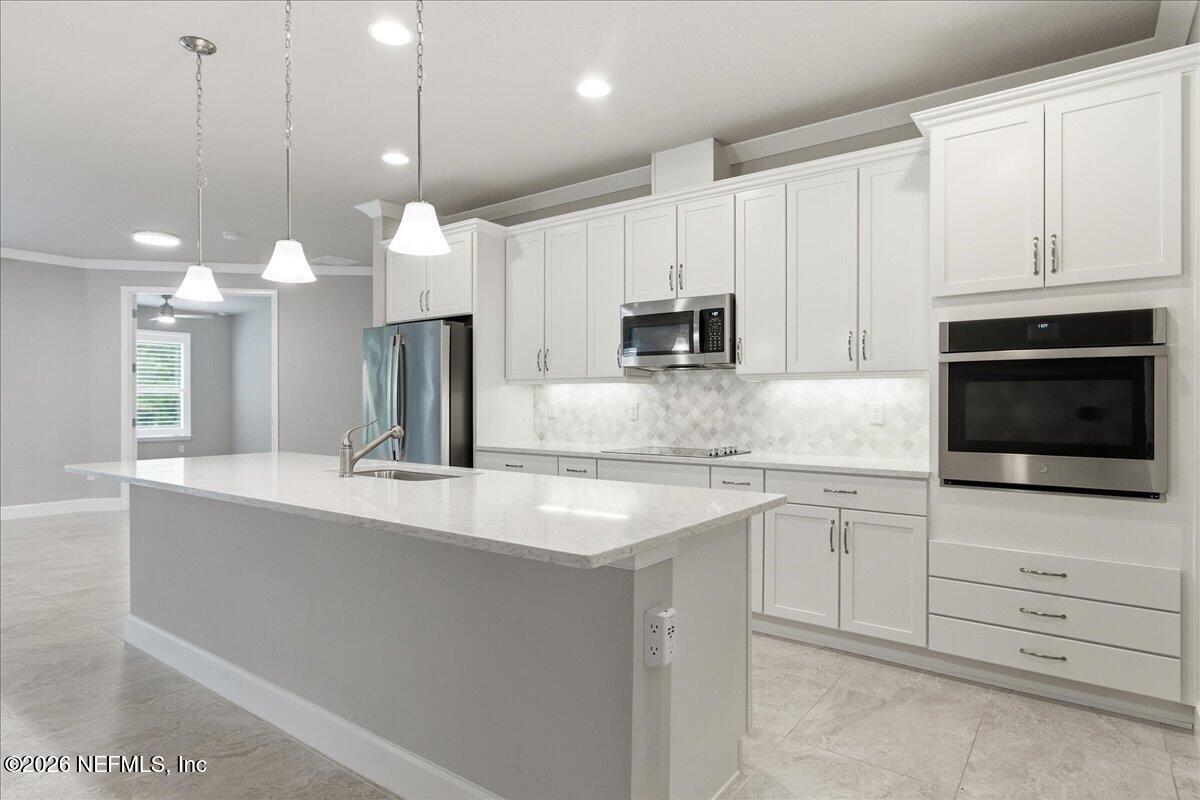 205 HEATHERWOOD Court