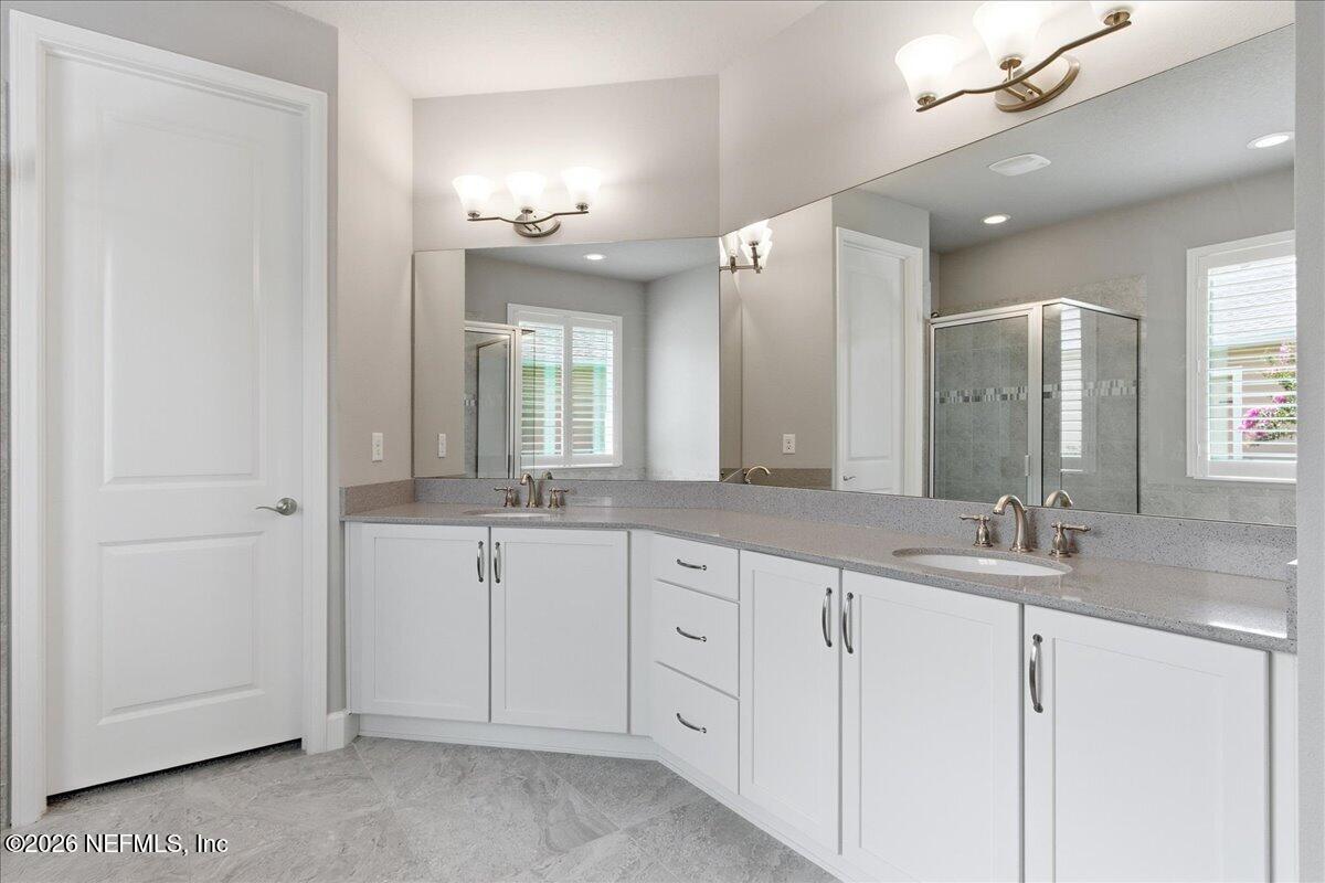 205 HEATHERWOOD Court
