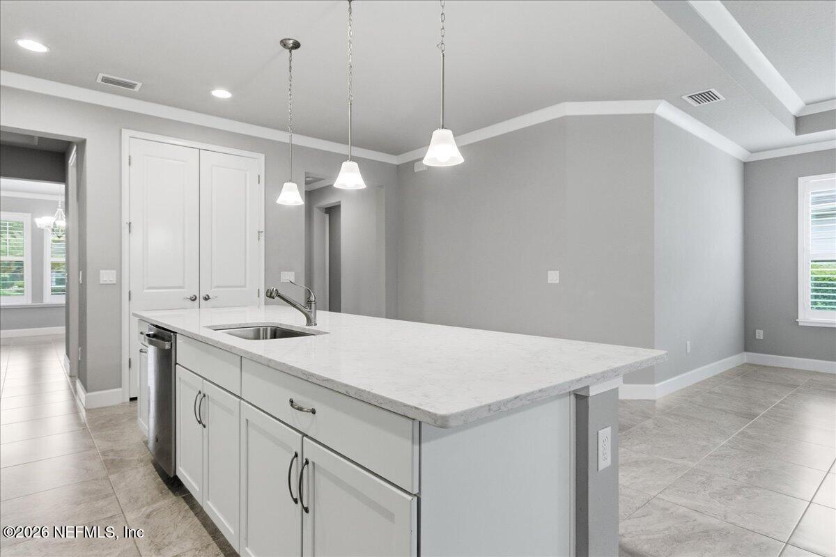 205 HEATHERWOOD Court