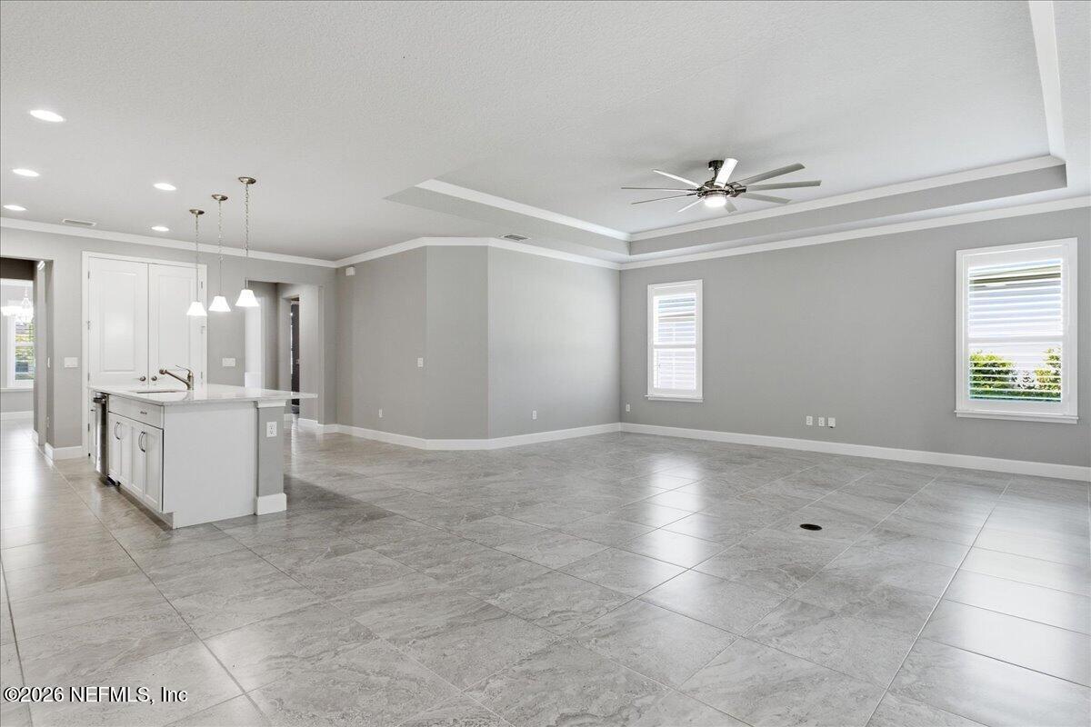 205 HEATHERWOOD Court