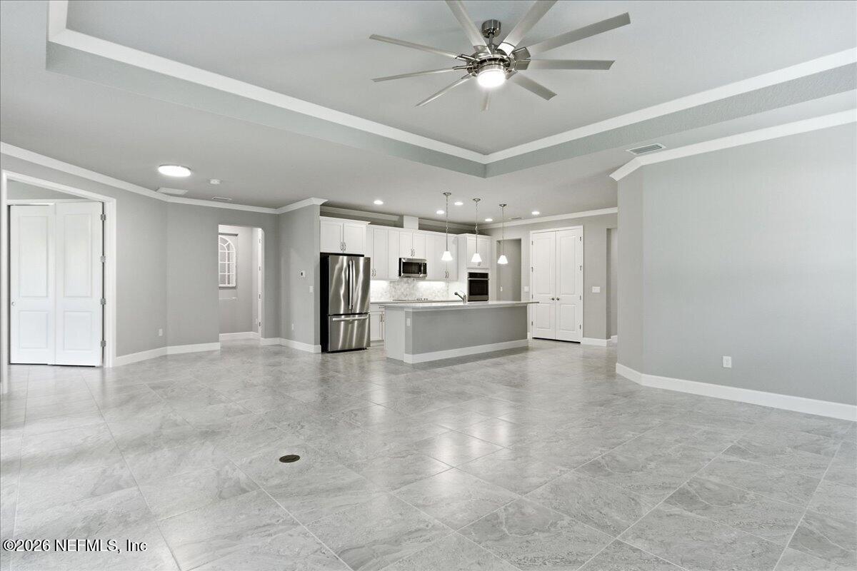 205 HEATHERWOOD Court