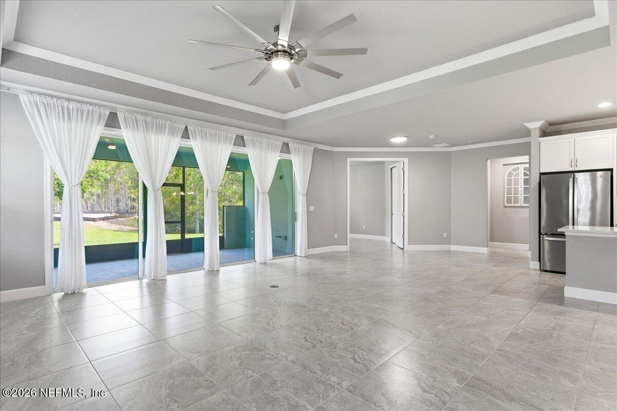 205 HEATHERWOOD Court