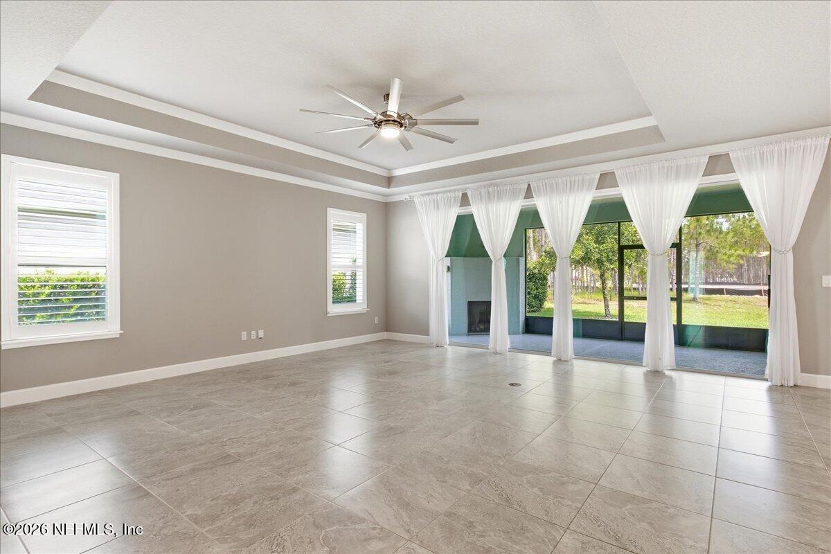 205 HEATHERWOOD Court
